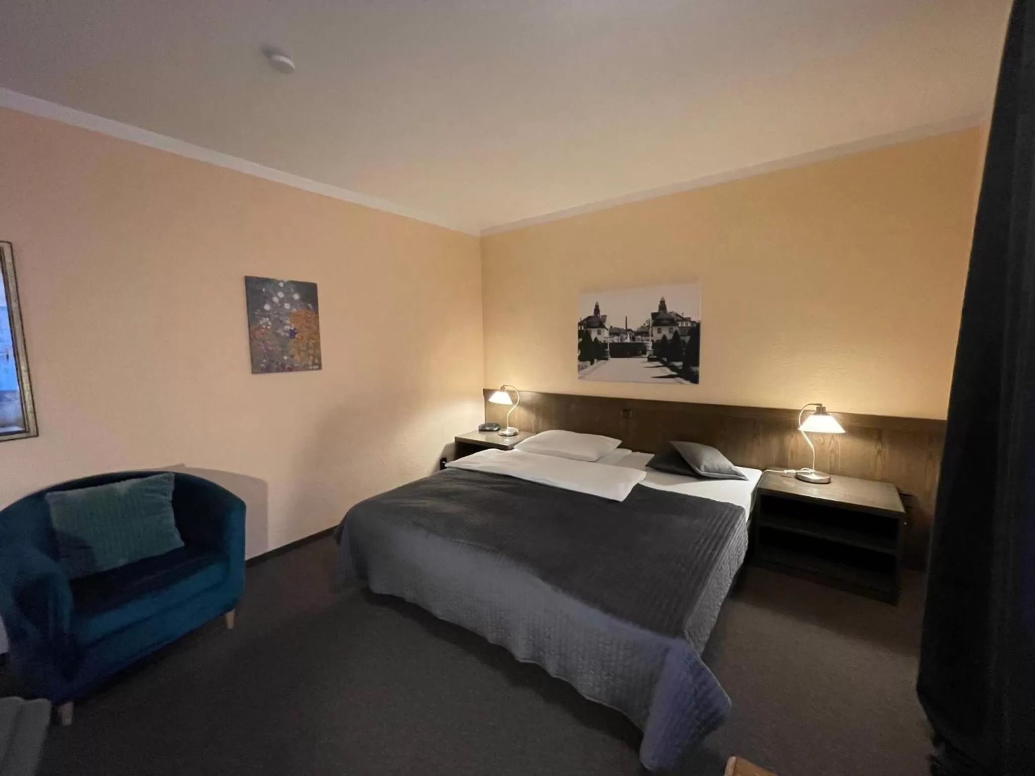 Bed in Hotel Brunnenhof