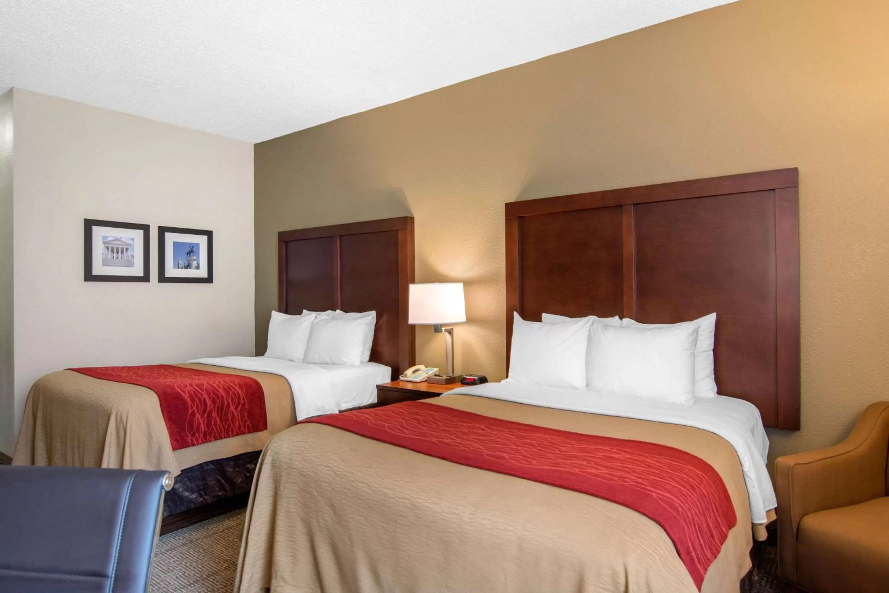 Photo of the whole room, Bed in Comfort Inn Chester - Richmond South