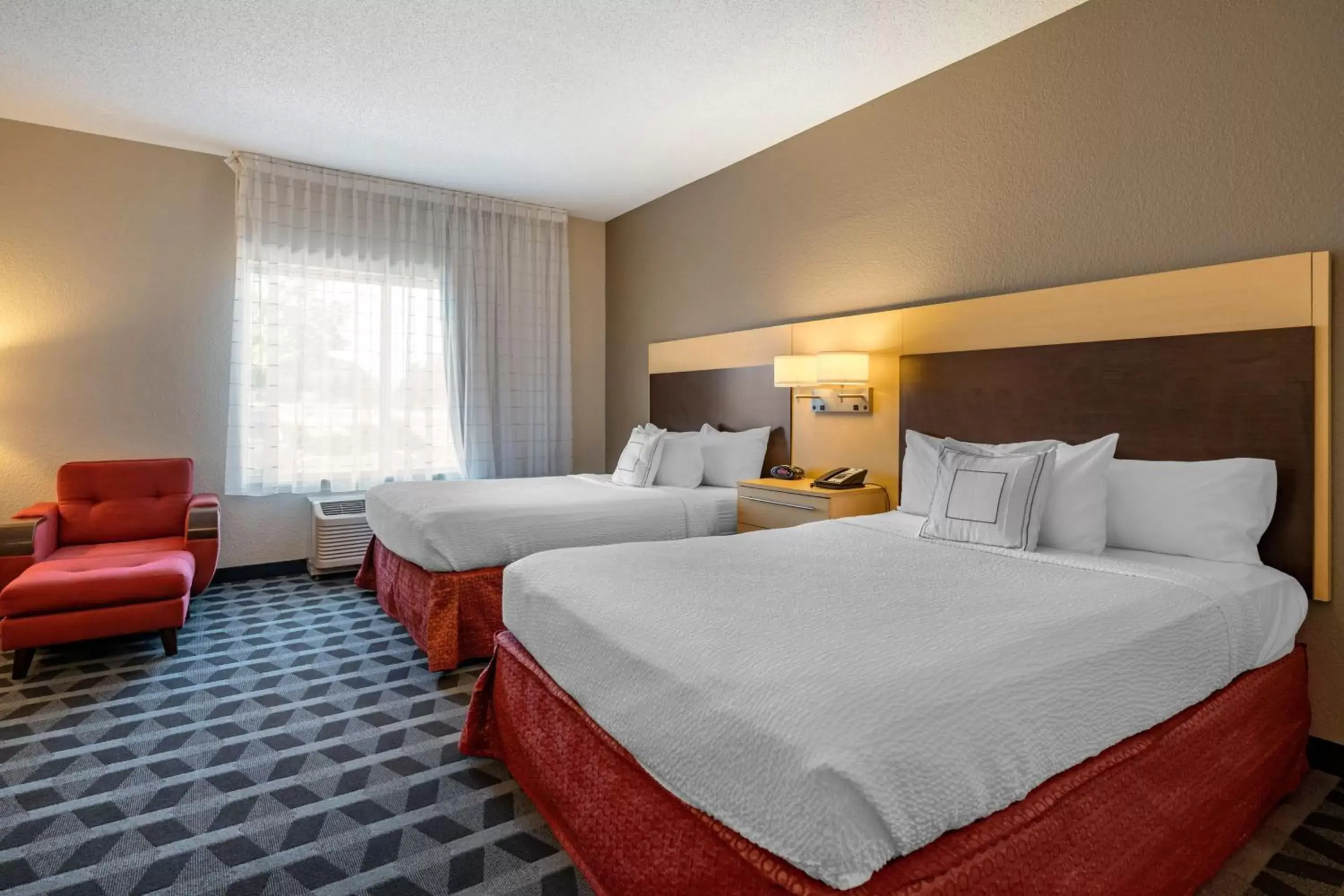 Photo of the whole room, Bed in TownePlace Suites by Marriott Vincennes