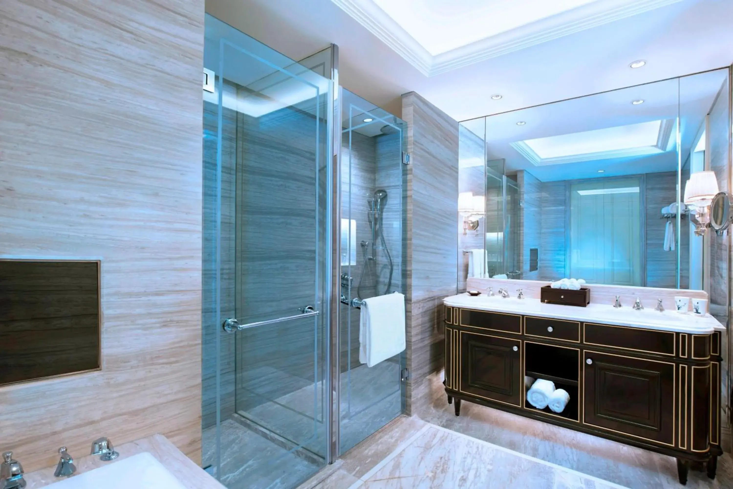 Bathroom in The Azure Qiantang, a Luxury Collection Hotel, Hangzhou