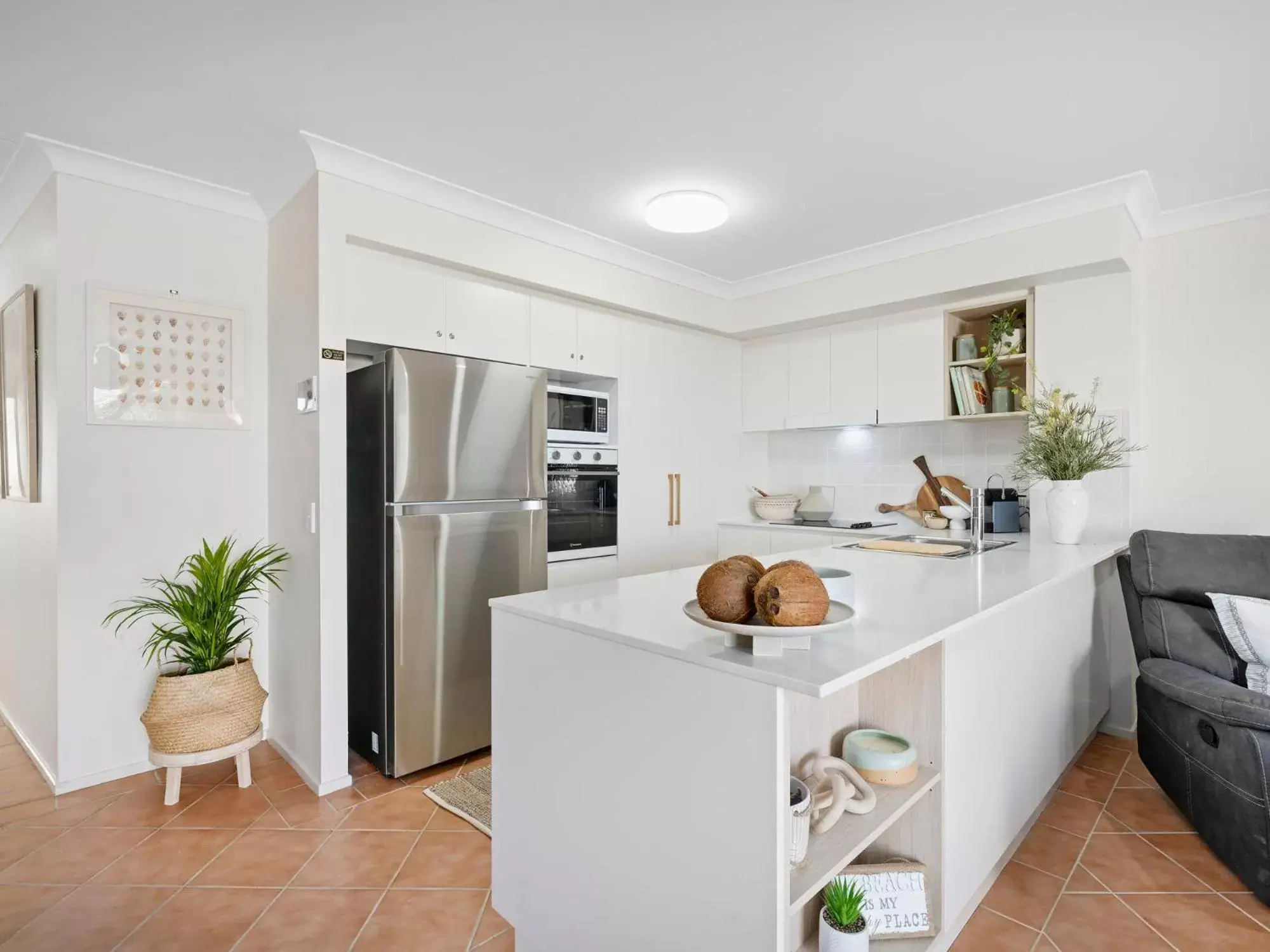 Kitchen/Kitchenette in Sunrise Cove Holiday Apartments by Kingscliff Accommodation