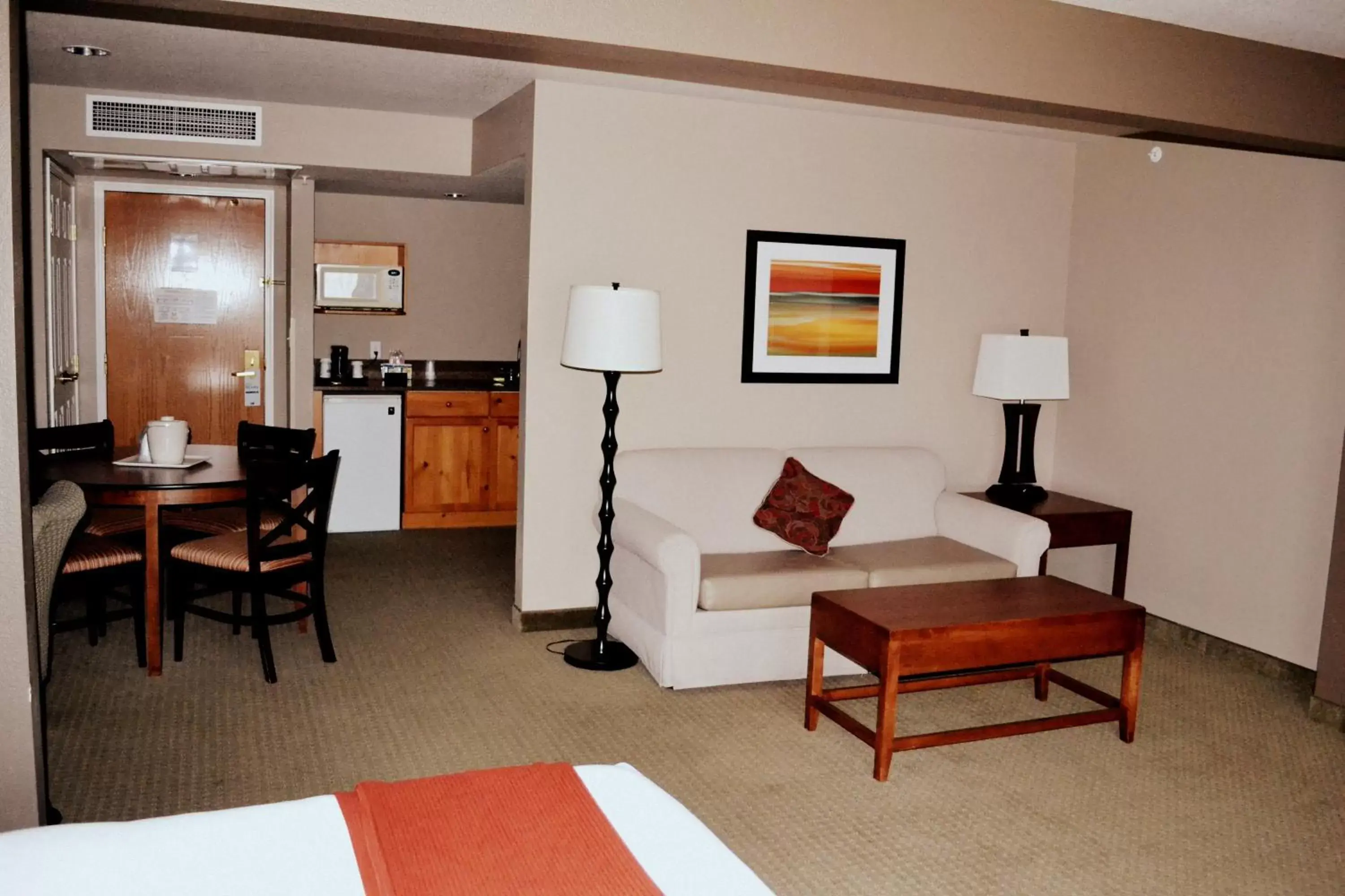 Photo of the whole room, Seating Area in Holiday Inn Express & Suites Bozeman West, an IHG Hotel