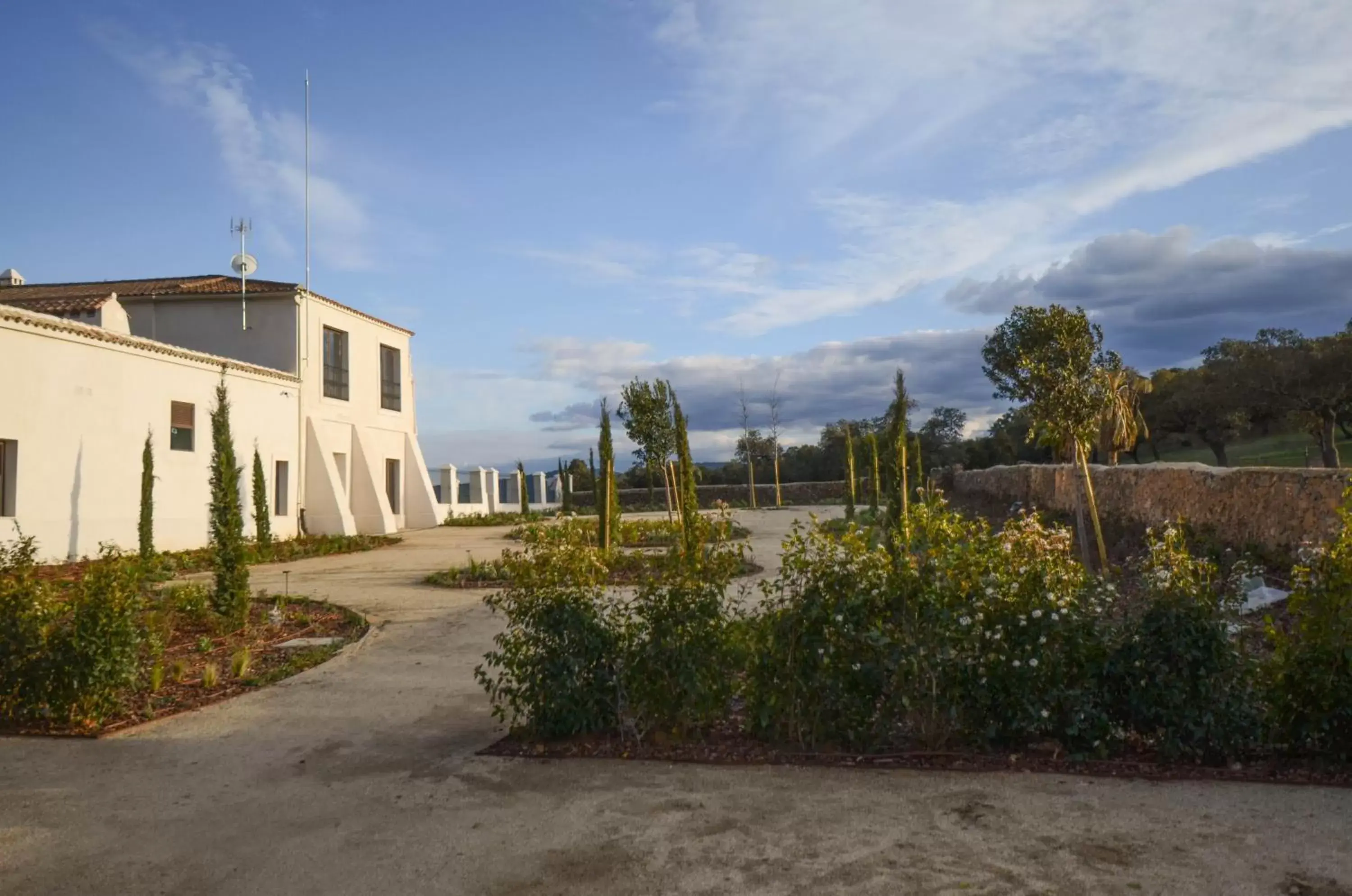 Property Building in La Dehesa de Don Pedro