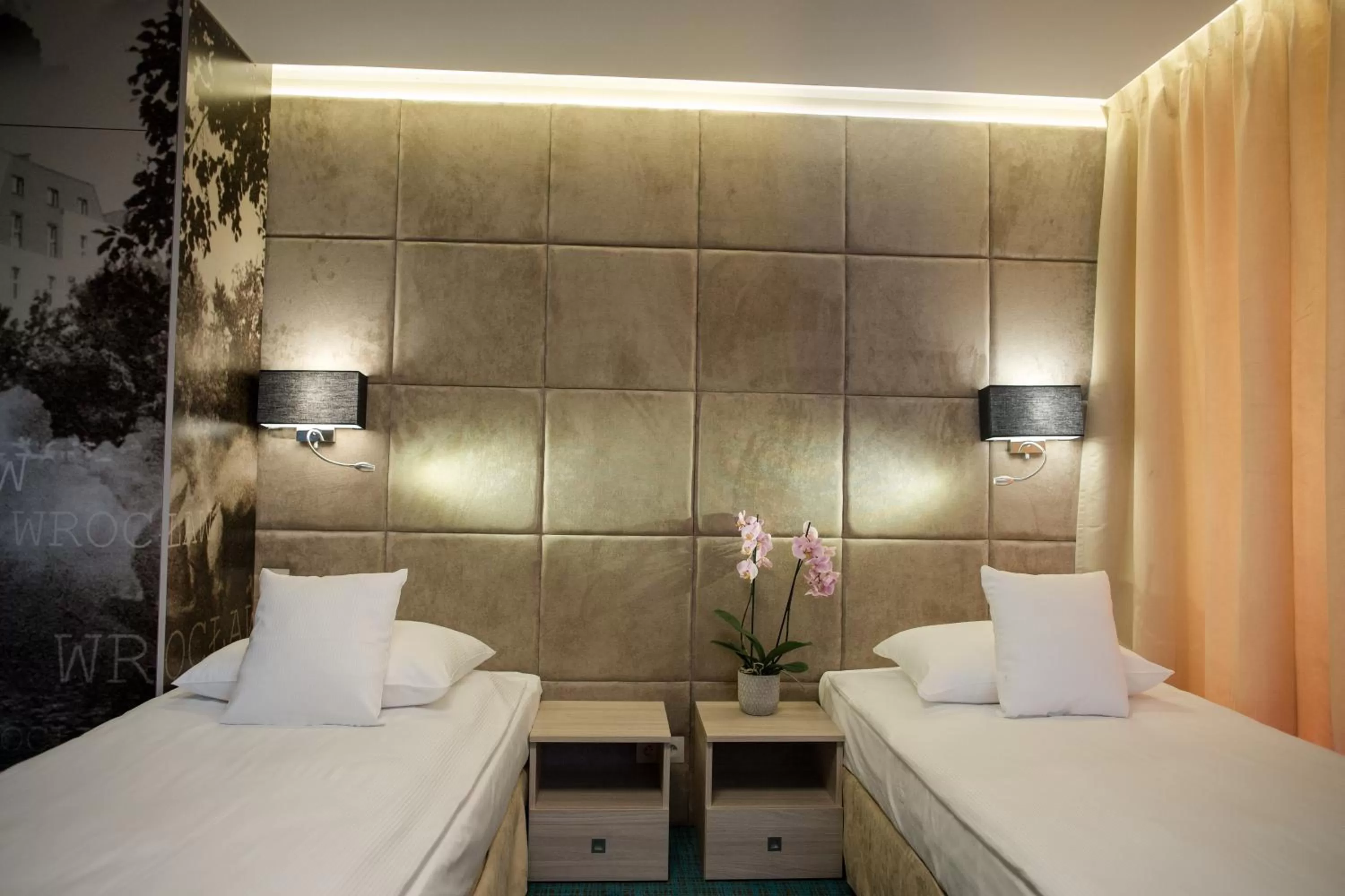 Bedroom, Bed in Citi Hotel's Wrocław