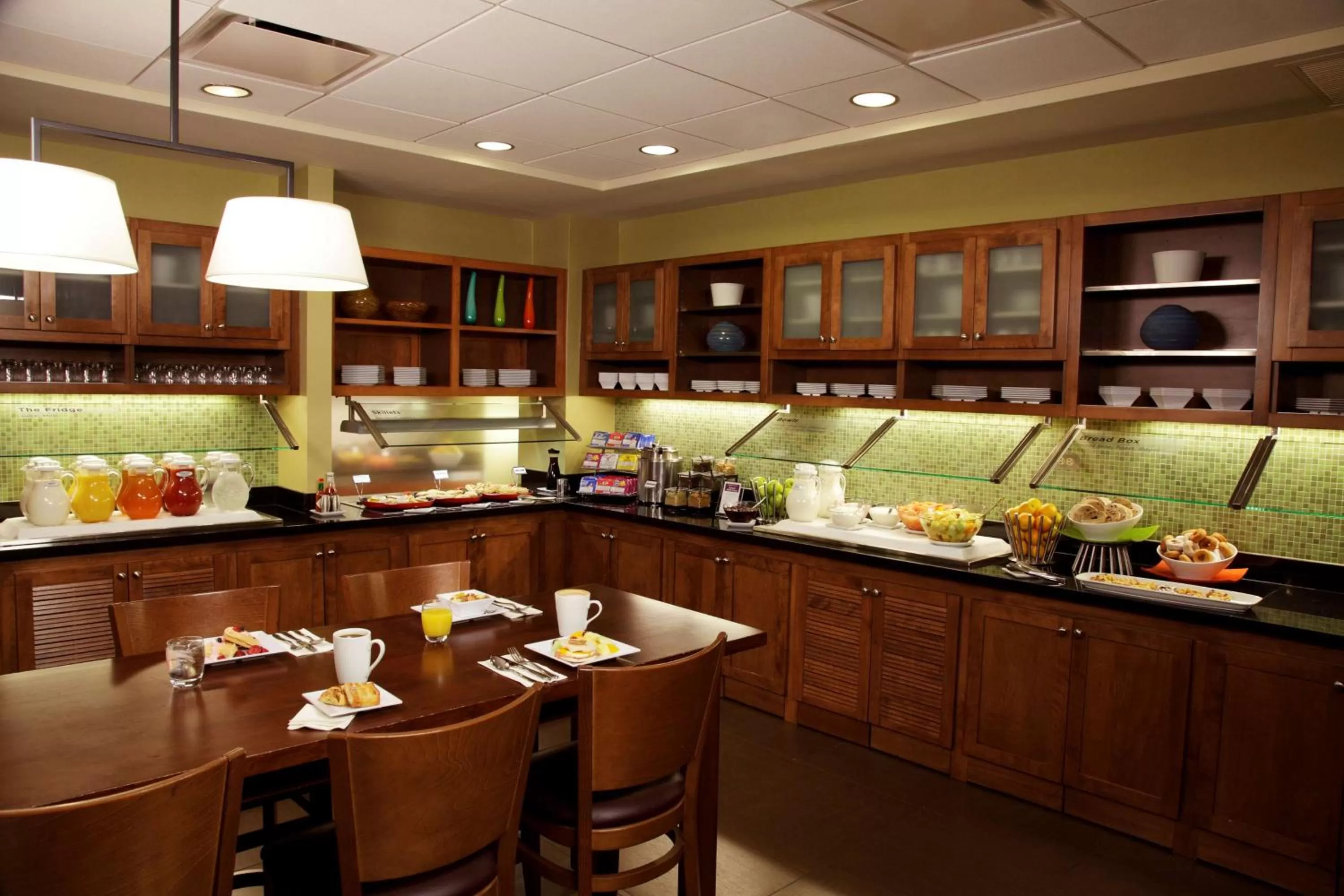 Restaurant/places to eat in Hyatt Place Milford/New Haven
