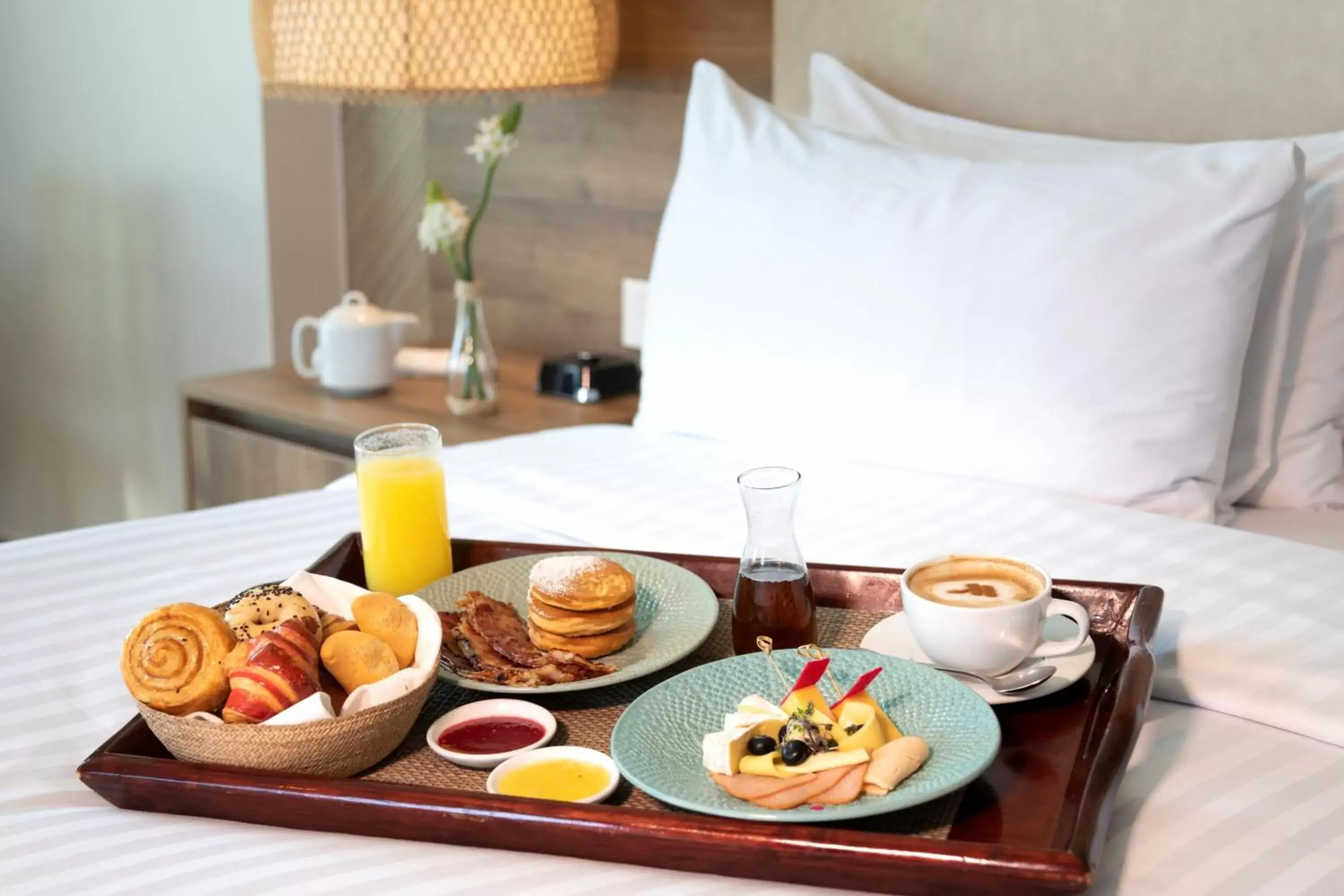 Photo of the whole room, Breakfast in Santa Marta Marriott Resort Playa Dormida