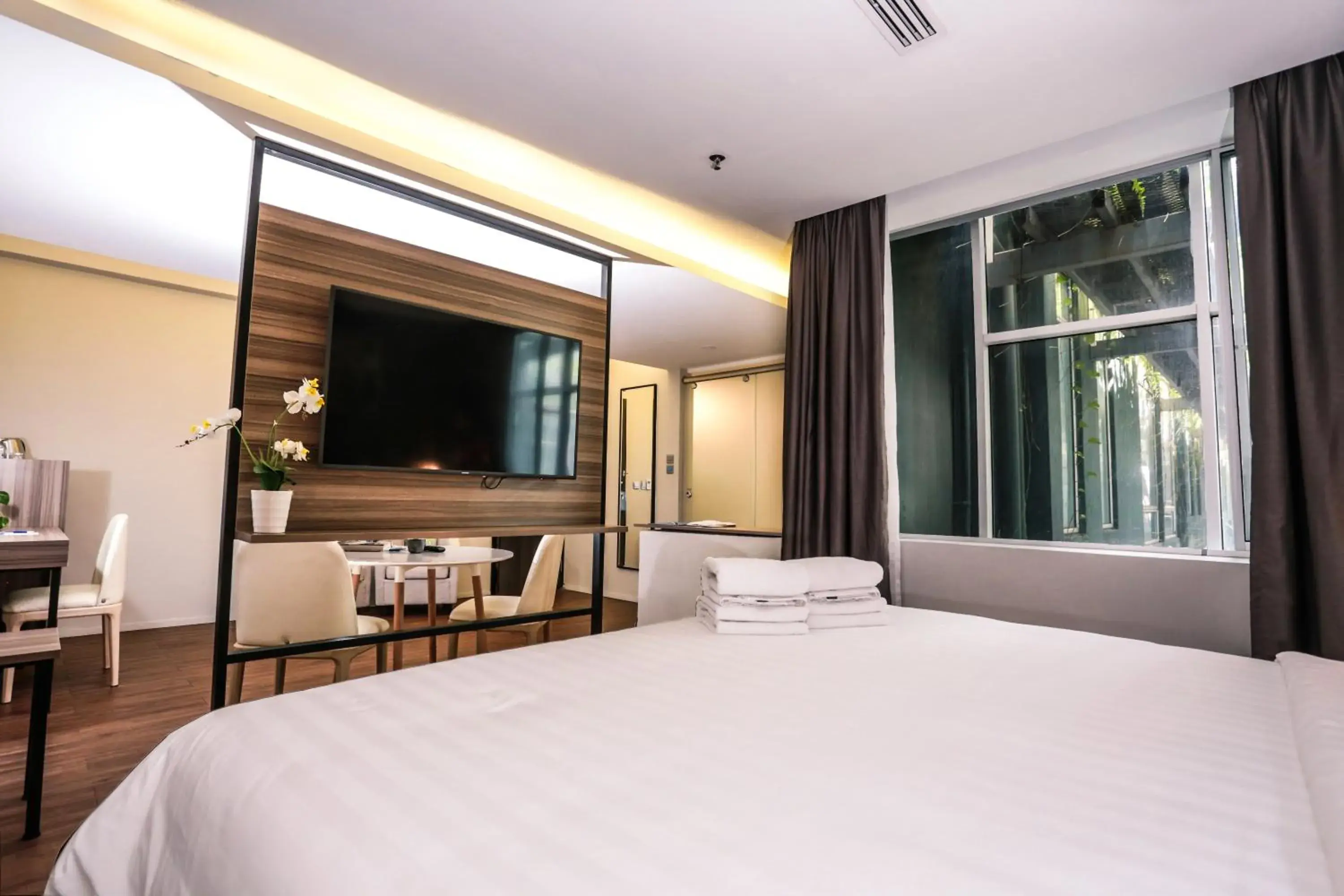 King Studio Suite, Mobility Access - Non-Smoking in Days Hotel & Suites by Wyndham KL - Chan Sow Lin MRT or LRT King Studio Suite, Mobility Access - Non-Smoking in Days Hotel & Suites by Wyndham KL - Chan Sow Lin MRT or LRT