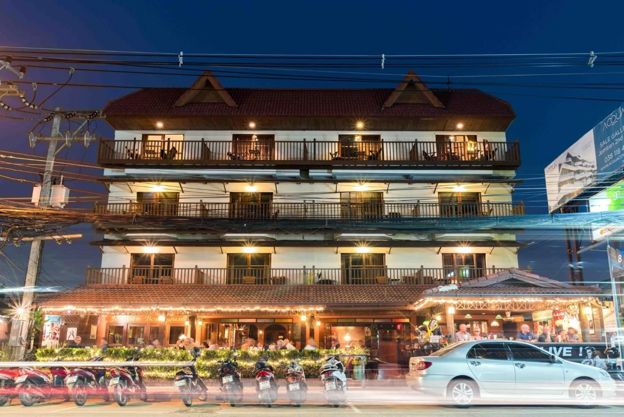Facade/entrance in Jomtien Boathouse