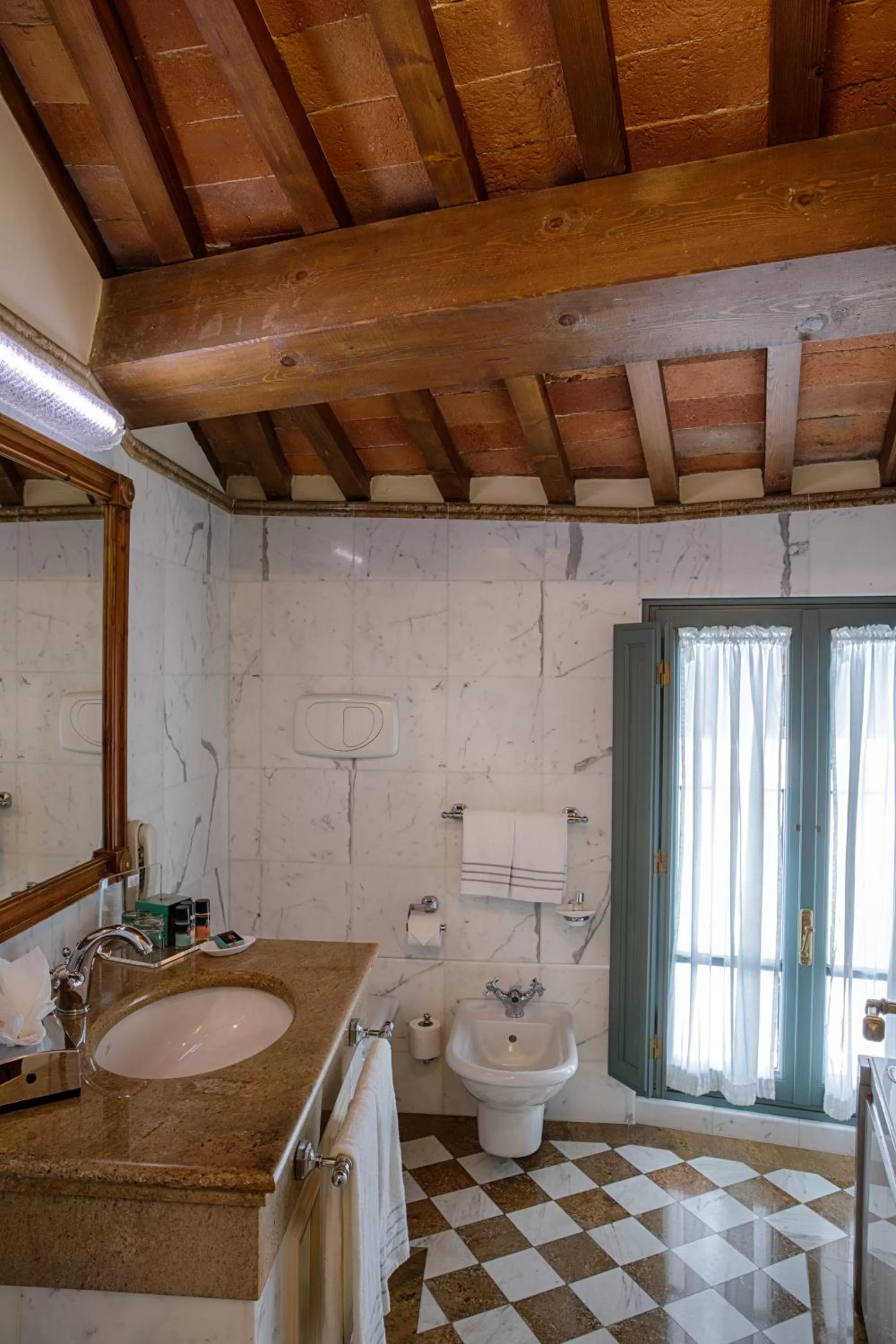 Bathroom in Hotel Mulino di Firenze - WorldHotels Crafted
