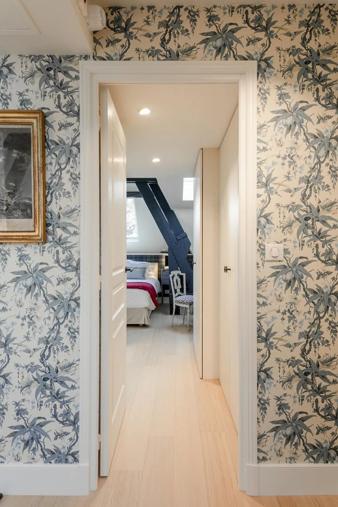 Bed in Hôtel Le Saint Christophe