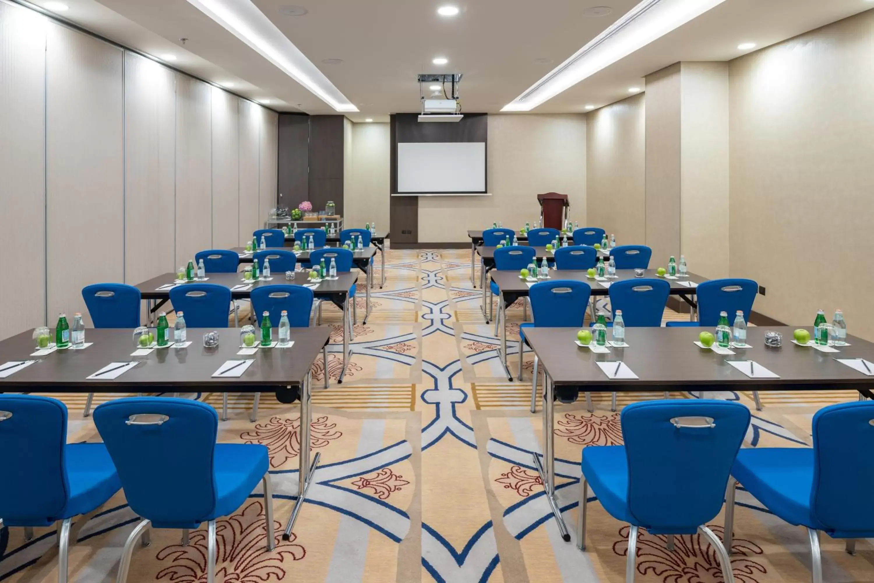 Meeting/conference room in Radisson Blu Hotel, Jeddah Corniche