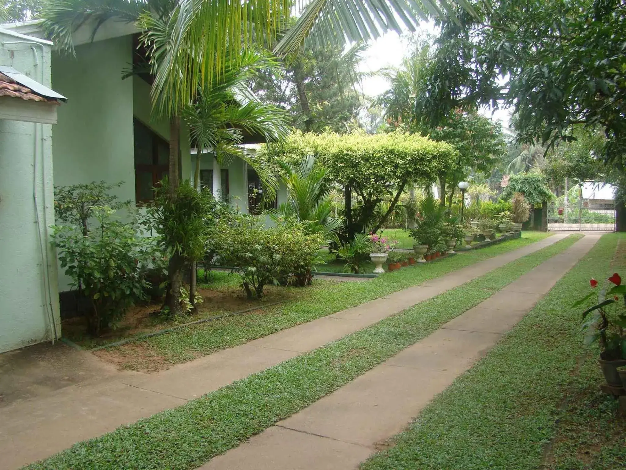 Property building, Garden in Villa Shade