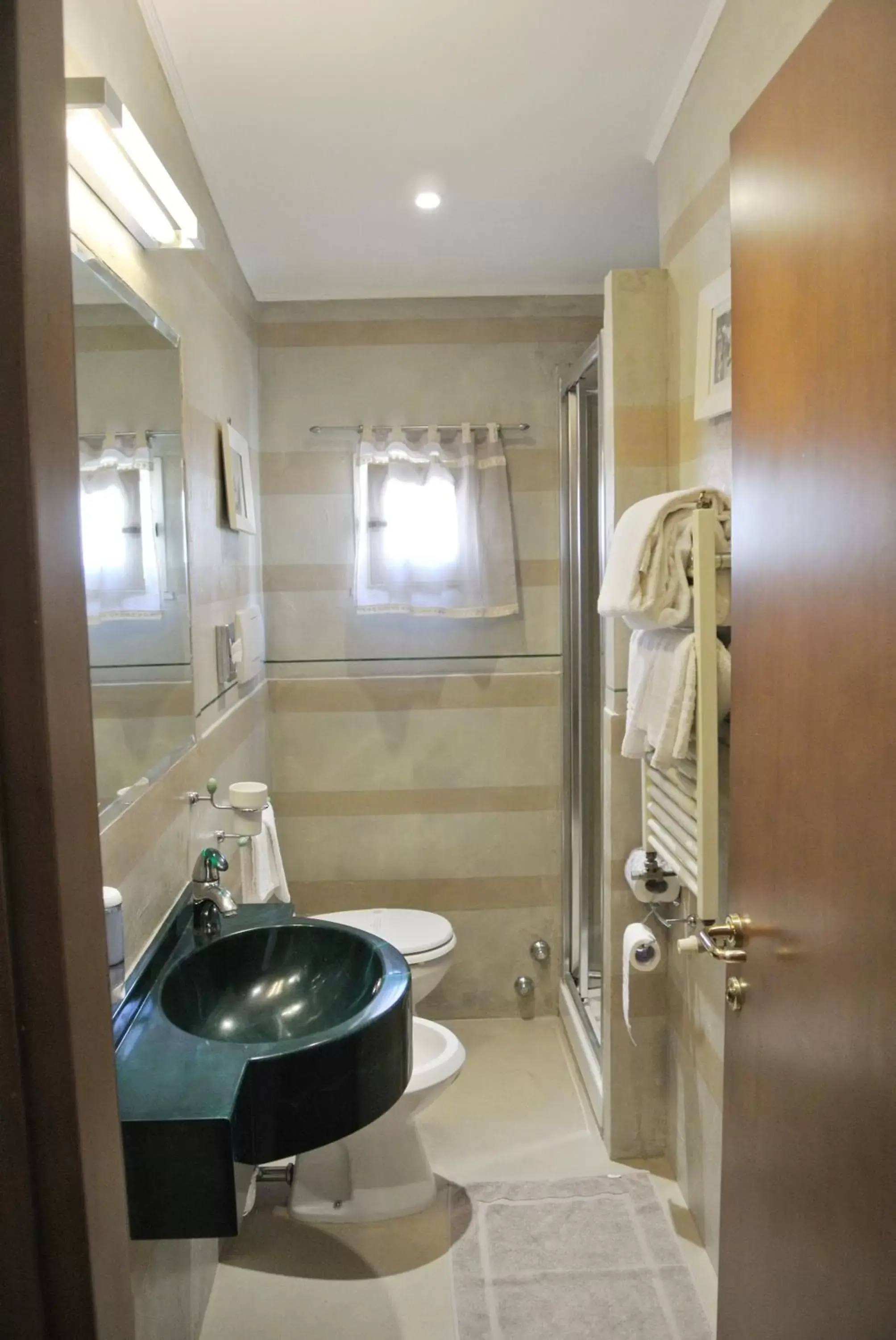 Bathroom in Hotel Kent