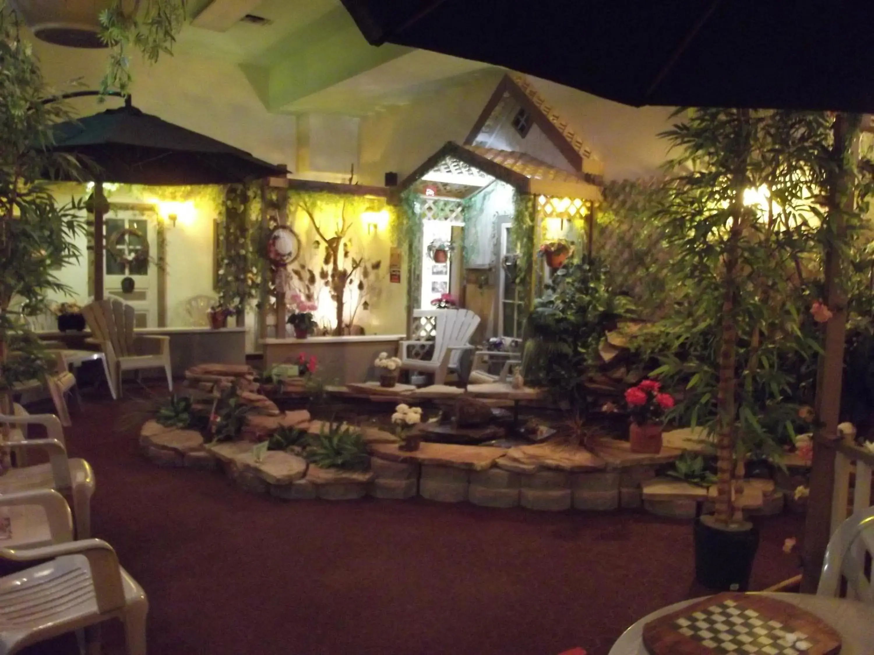 Garden, Restaurant/Places to Eat in Colonial Resort & Spa