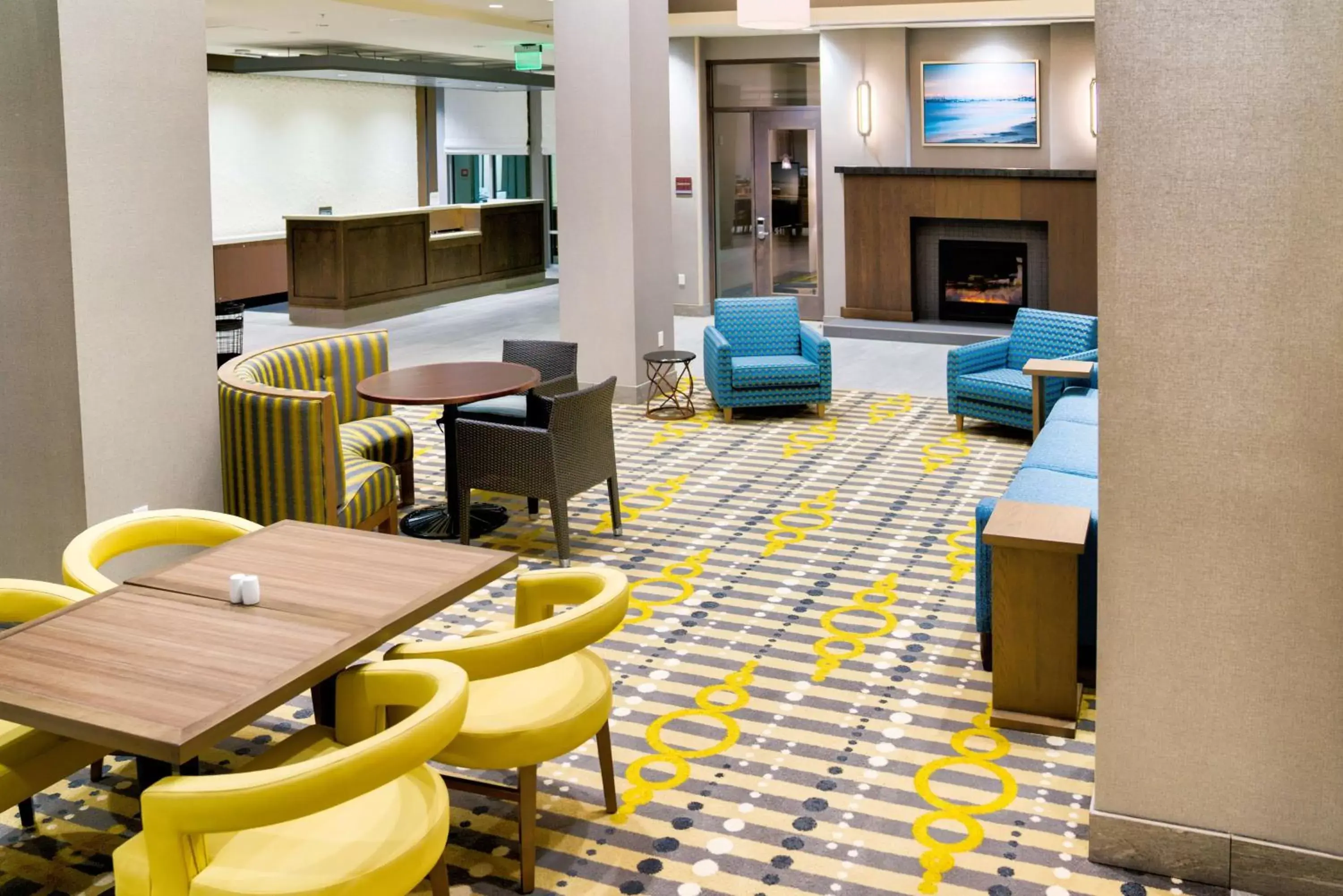 Lobby or reception, Lounge/Bar in Hilton Garden Inn Santa Barbara/Goleta