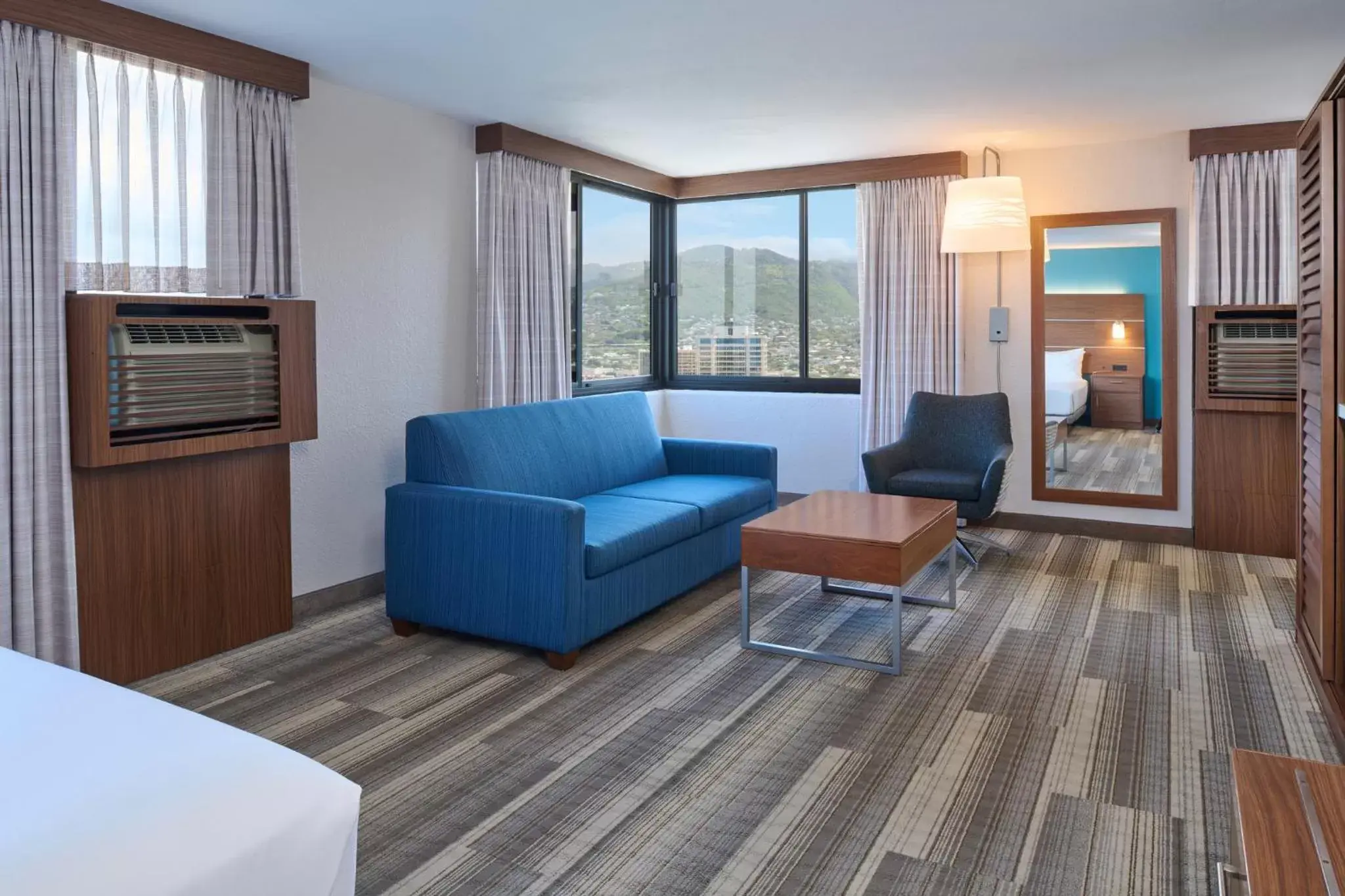 Photo of the whole room, Seating Area in Holiday Inn Express Waikiki, an IHG Hotel