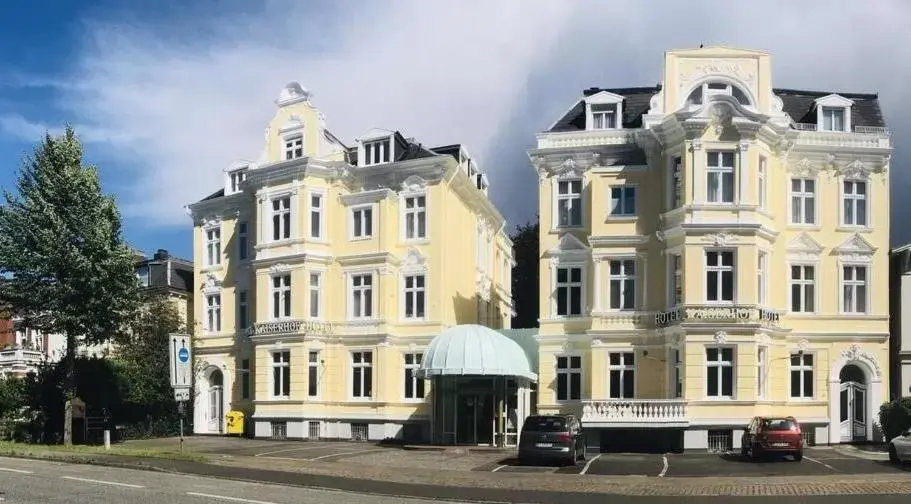 Facade/entrance, Property Building in Hotel Kaiserhof Deluxe