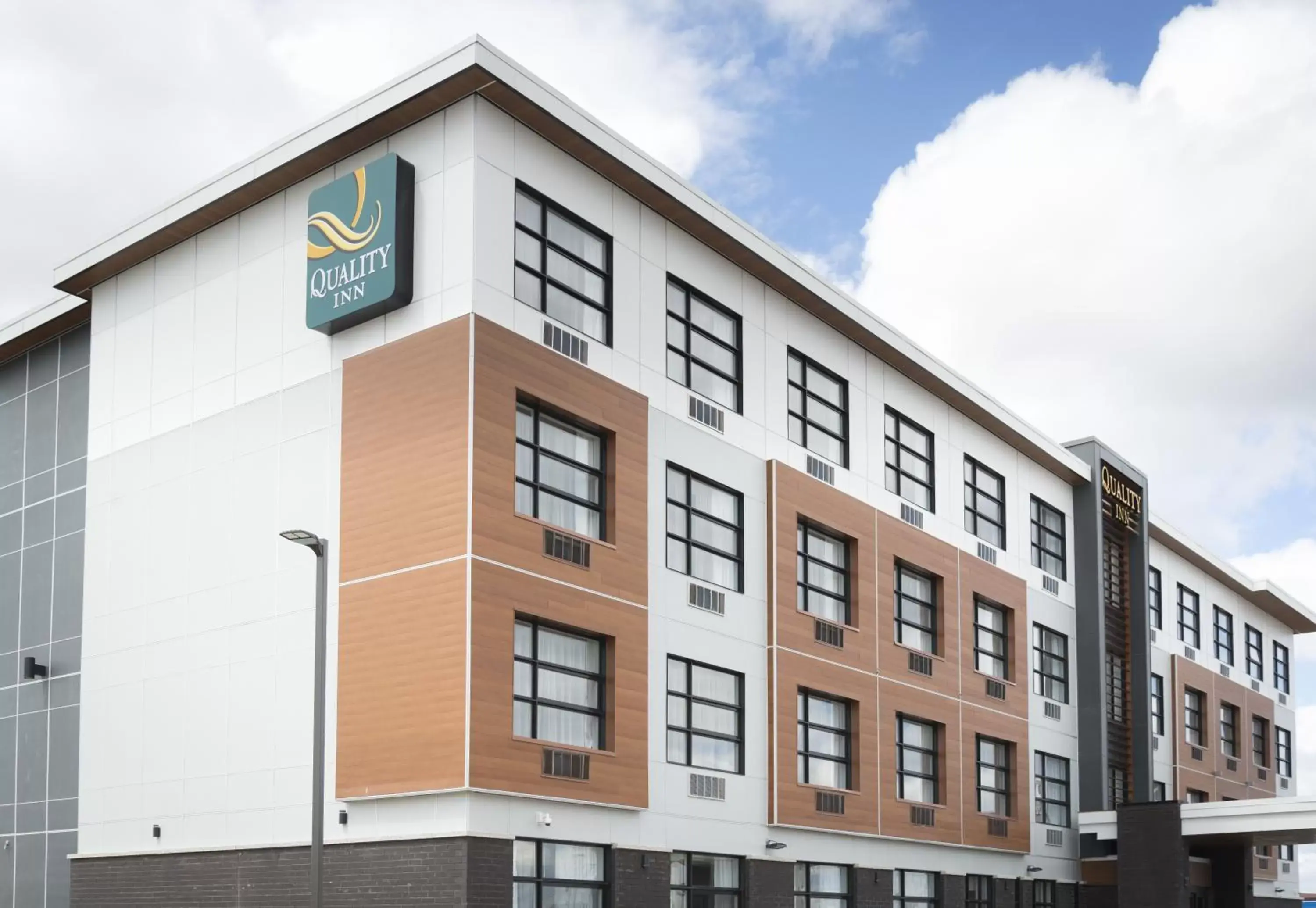 Facade/entrance, Property Building in Quality Inn Sept-Iles Facade/entrance, Property Building in Quality Inn Sept-Iles