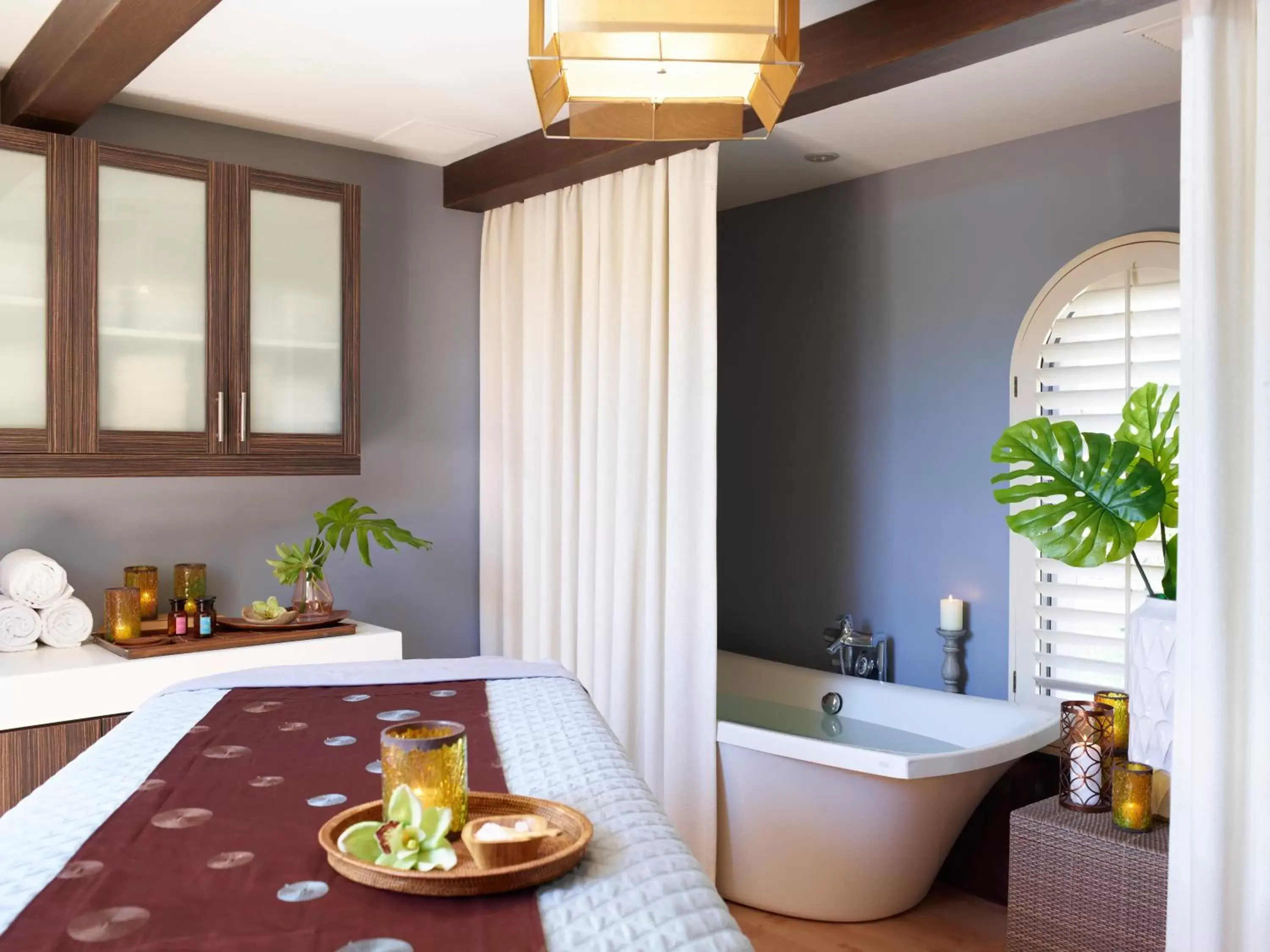 Massage, Bathroom in San Diego Mission Bay Resort