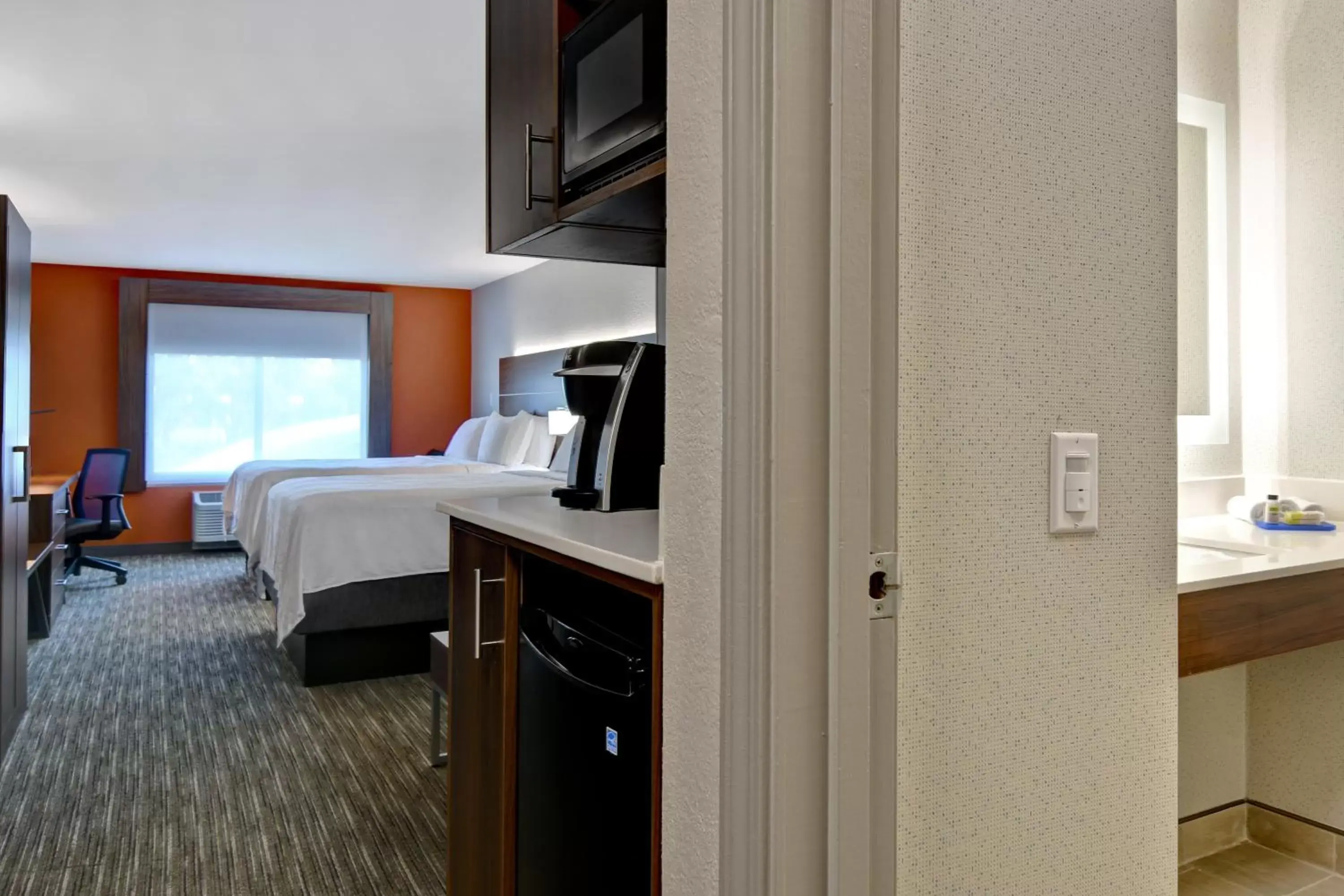 Queen Suite with Two Queen Beds and Sofa Bed in Holiday Inn Express Hotel & Suites Anderson I-85 - HWY 76, Exit 19B by IHG Queen Suite with Two Queen Beds and Sofa Bed in Holiday Inn Express Hotel & Suites Anderson I-85 - HWY 76, Exit 19B by IHG