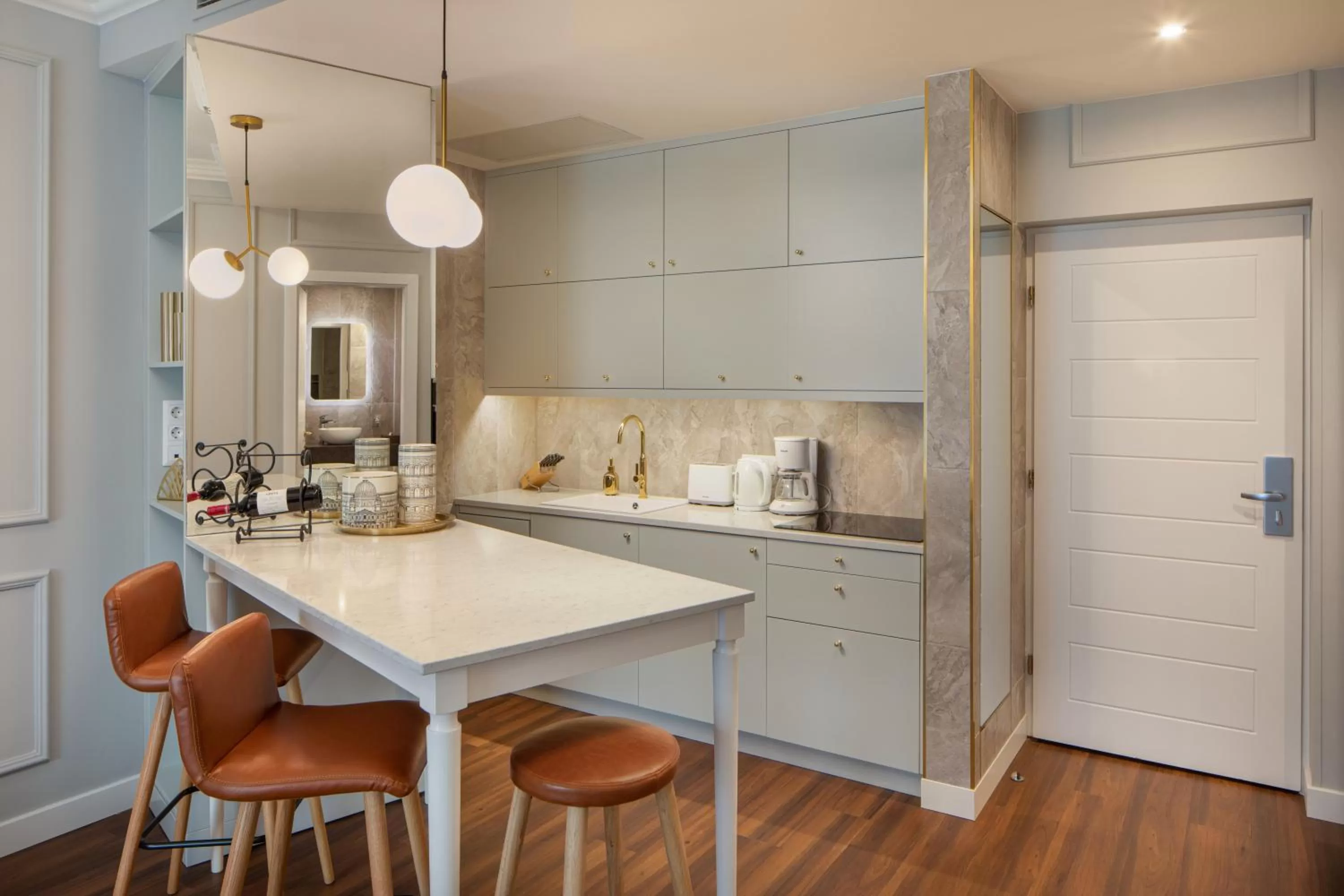 Kitchen or kitchenette in Mamaison Residence Izabella Budapest