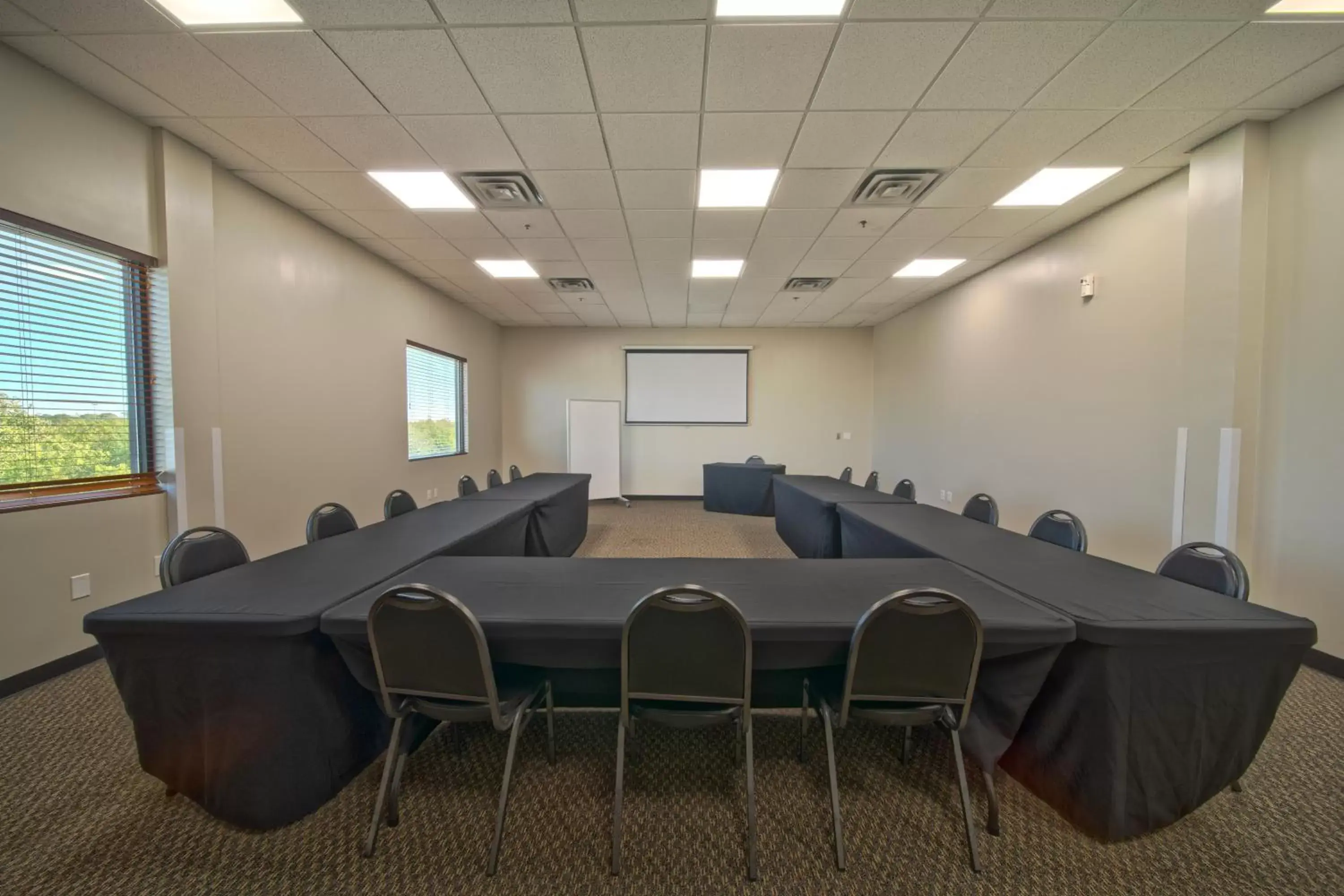 Meeting/conference room in Wingate by Wyndham and Williamson Conference Center