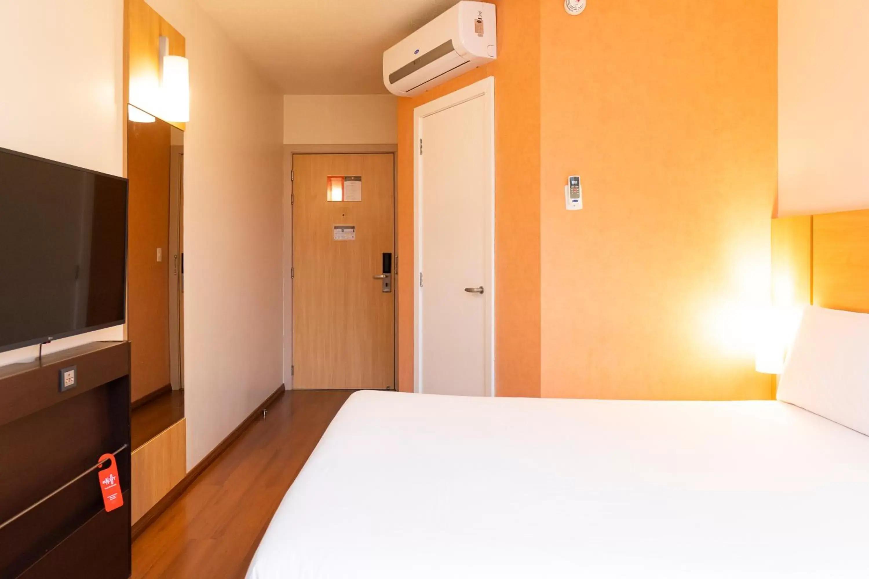 Property building, Bed in ibis Porto Alegre Moinhos de Vento Property building, Bed in ibis Porto Alegre Moinhos de Vento