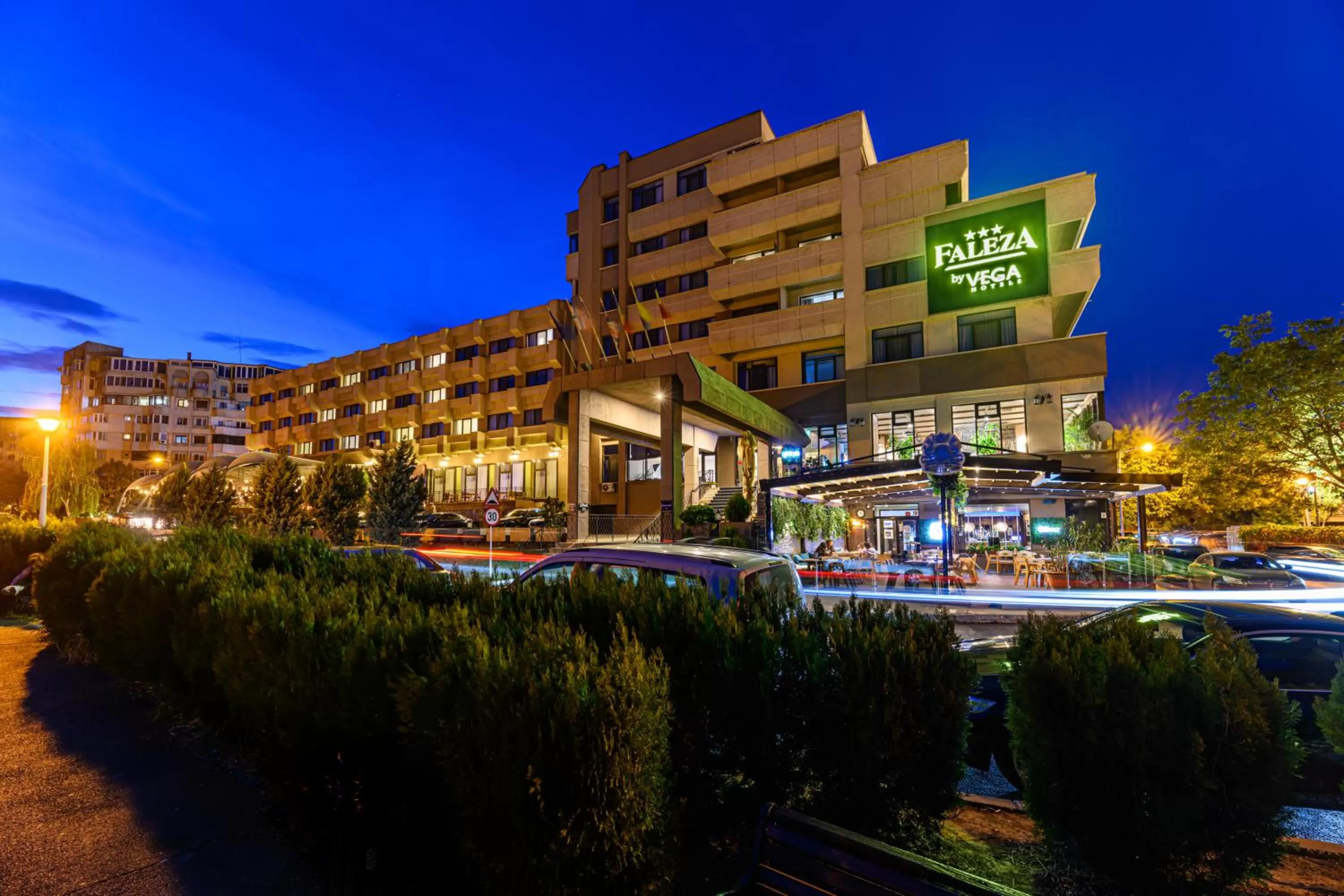 Property building in Faleza Hotel by Vega