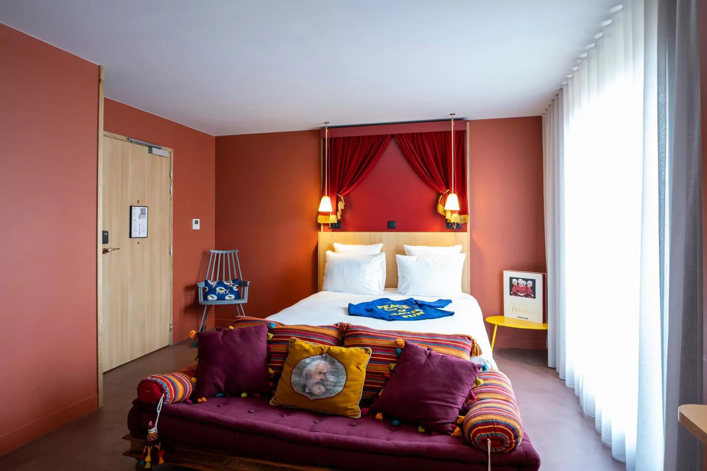 Bedroom, Bed in MOB HOTEL Paris Les Puces