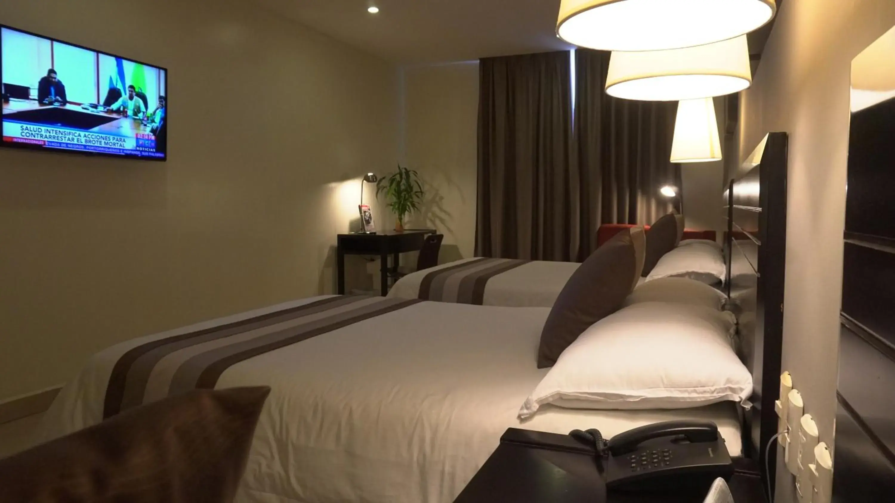 TV and multimedia, Bed in Hotel Las Cascadas