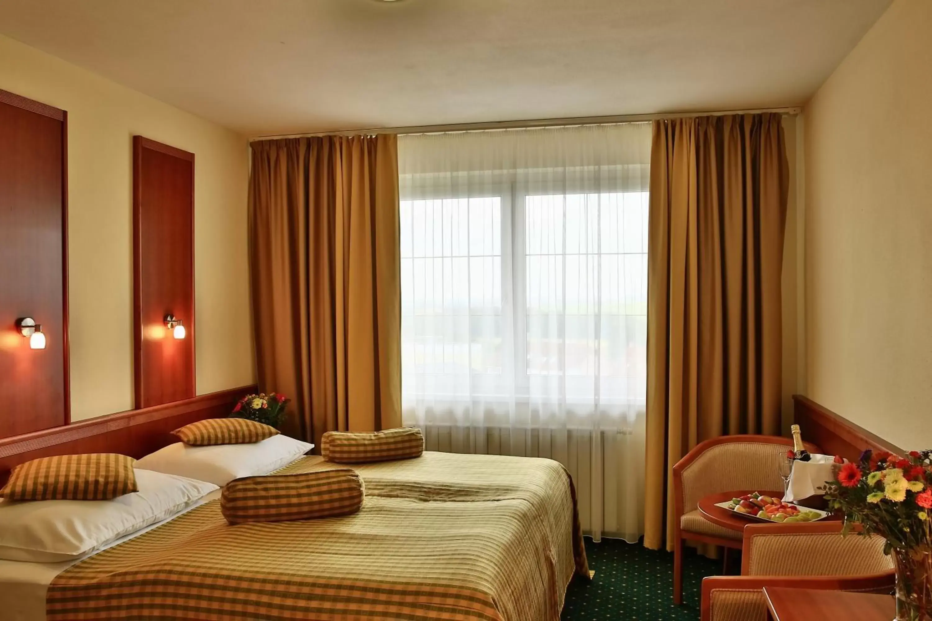 Photo of the whole room, Bed in PRIMAVERA Hotel & Congress centre