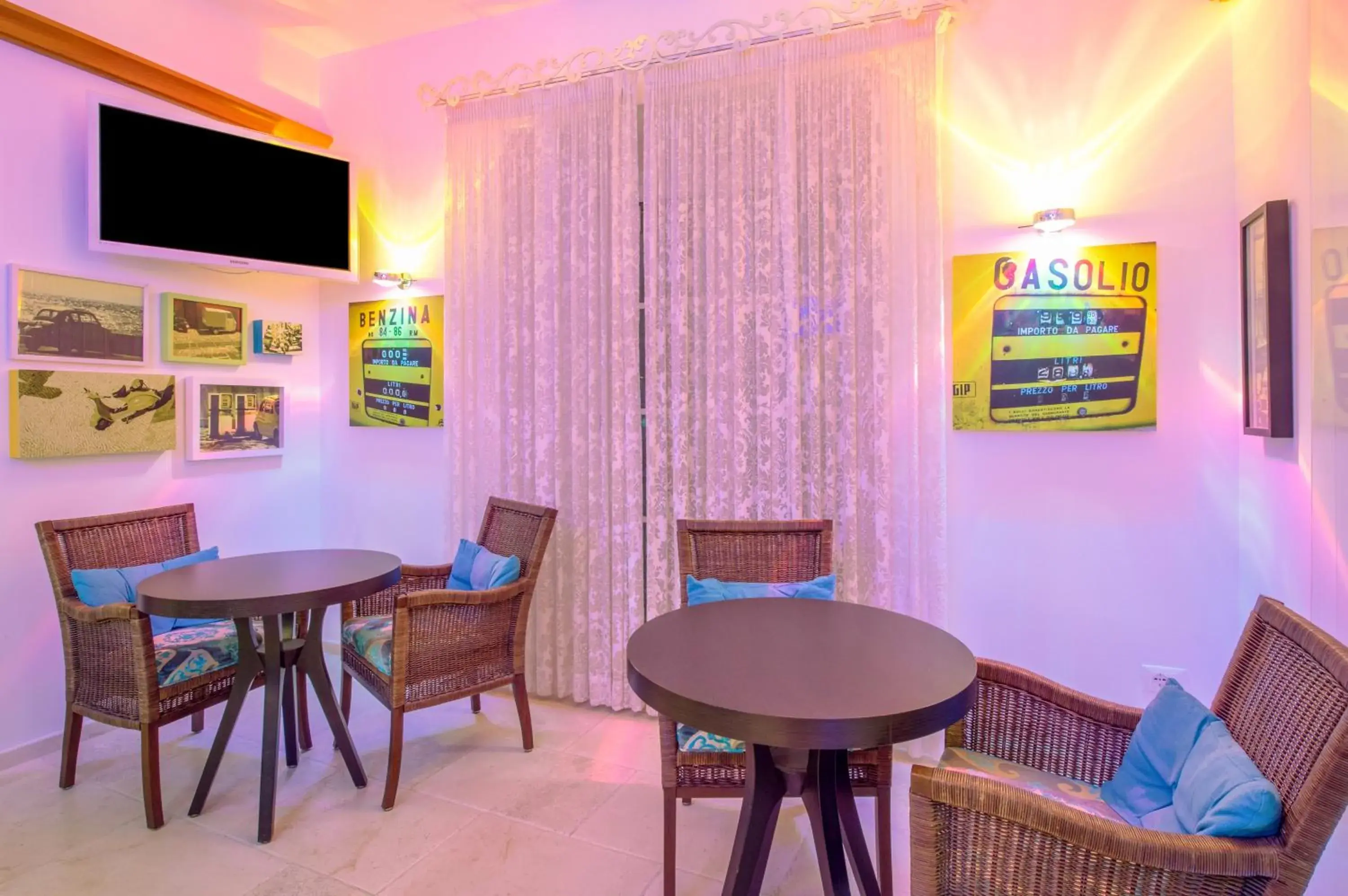 Lounge or bar in Piccolo Grand Hotel Lounge or bar in Piccolo Grand Hotel