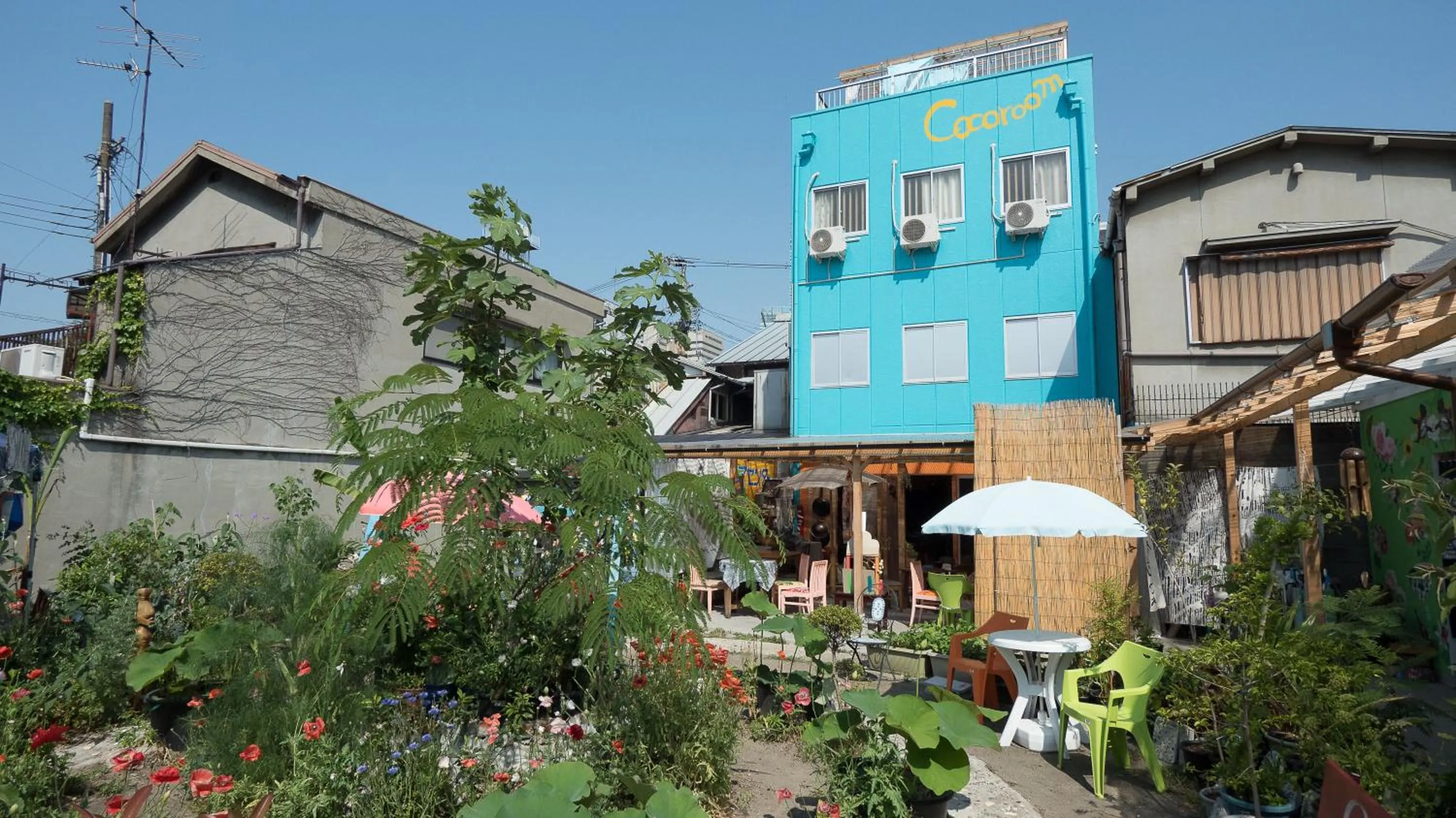Property building in Kamagasaki University of the Arts Cafe Garden Guest House aka Cocoroom