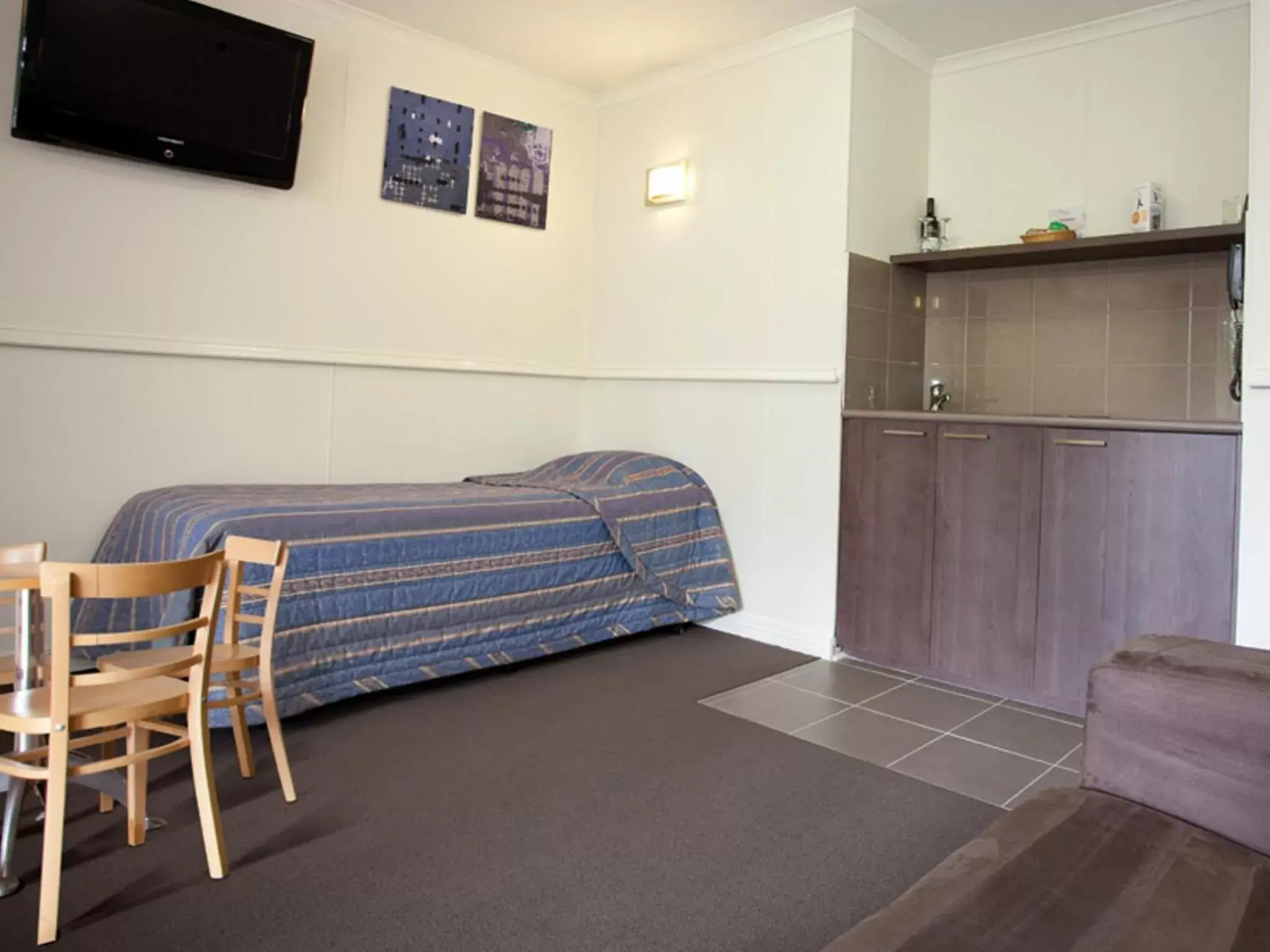 Bedroom, Bed in Rich River Golf Club