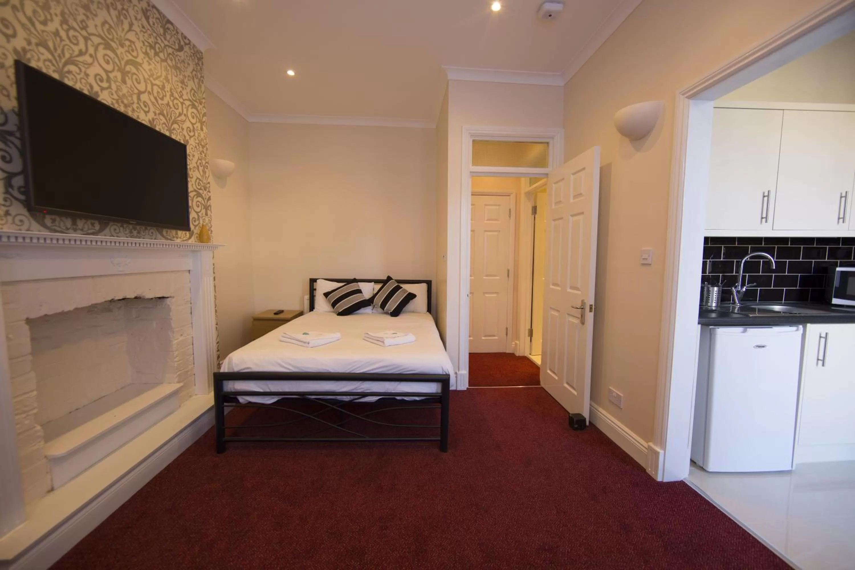 Photo of the whole room, Bed in Royal London Hotel By Saba