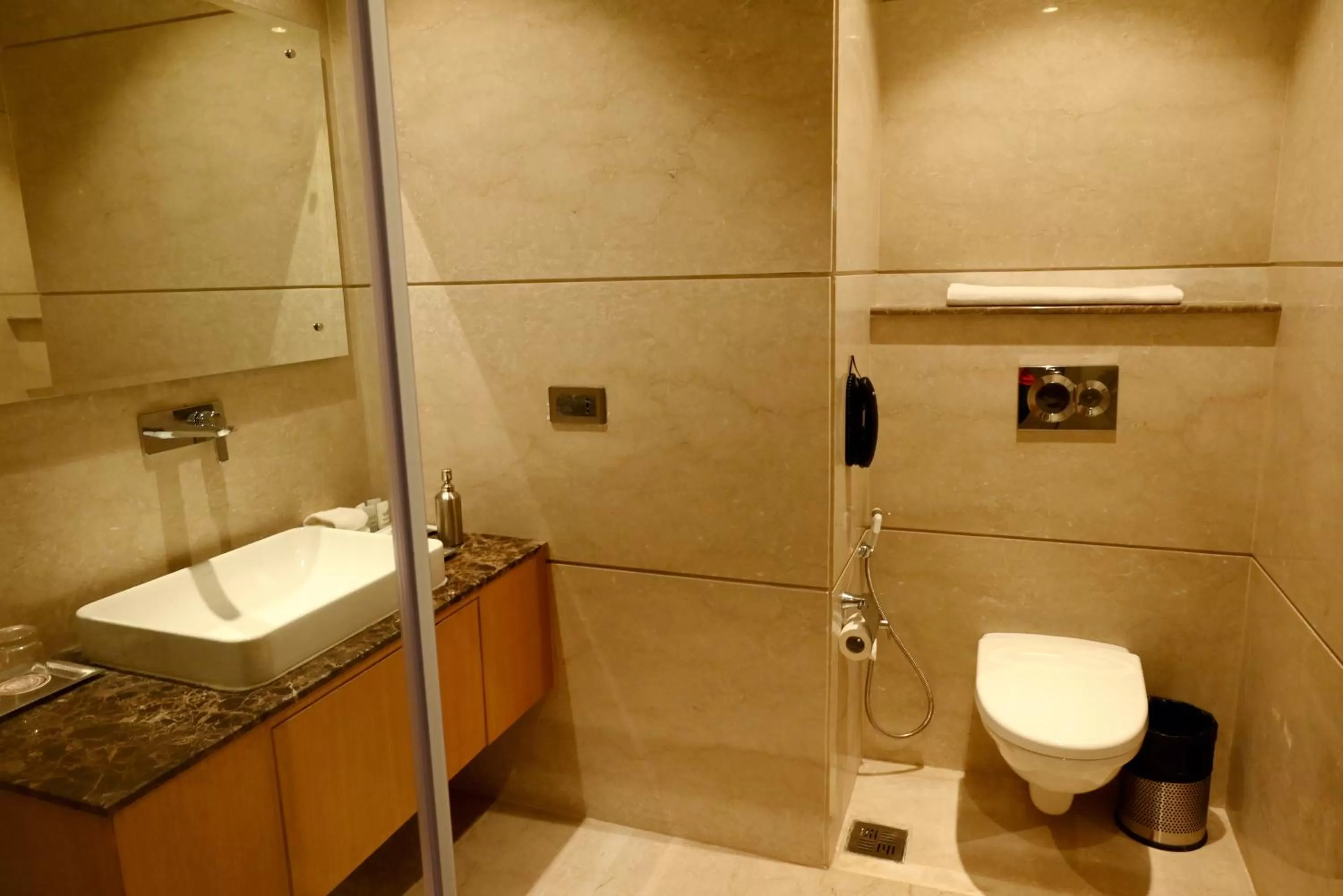 Bathroom in Ramada Plaza by Wyndham Jammu Vijaypur