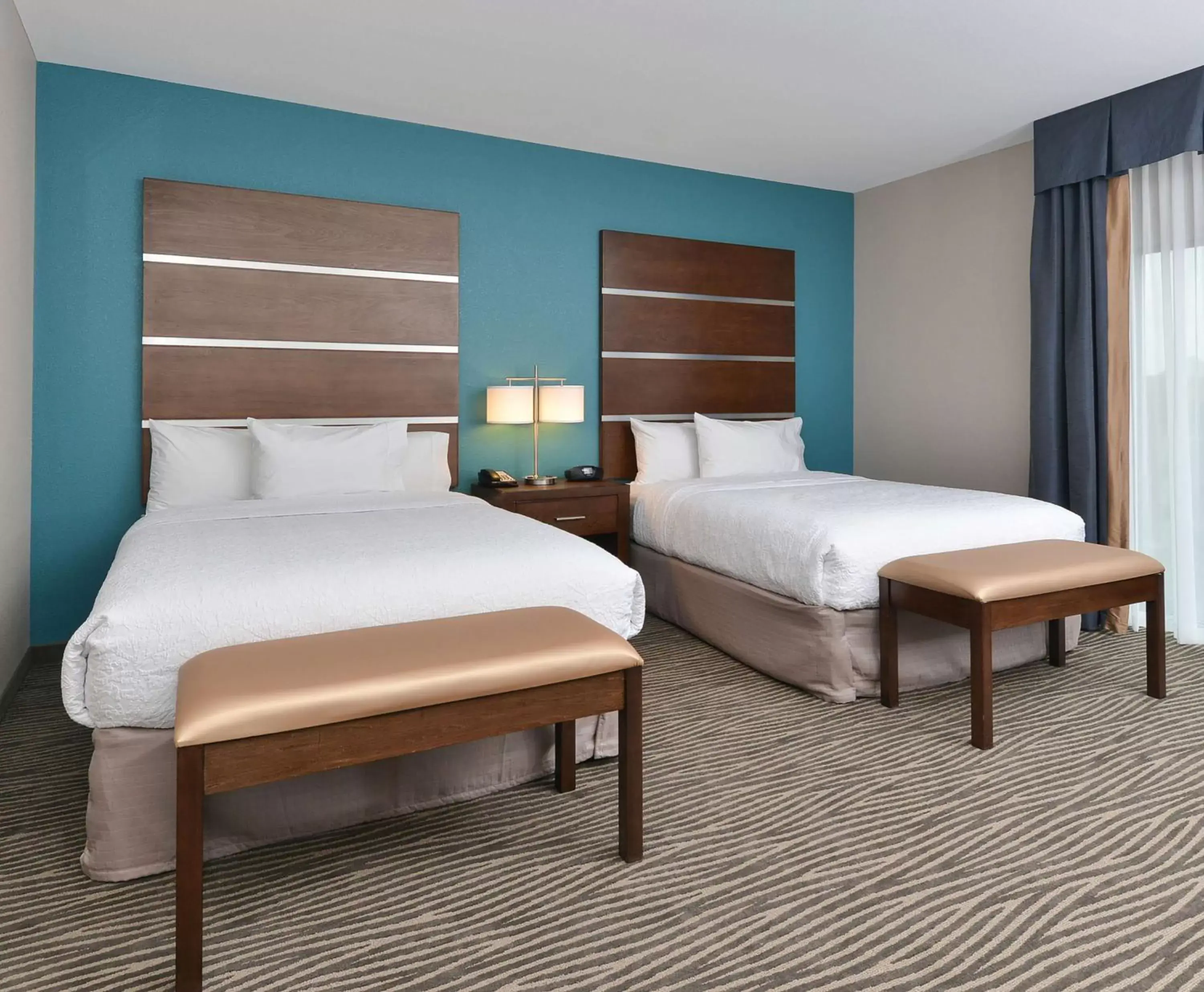 Bed in Hampton Inn & Suites Des Moines Downtown