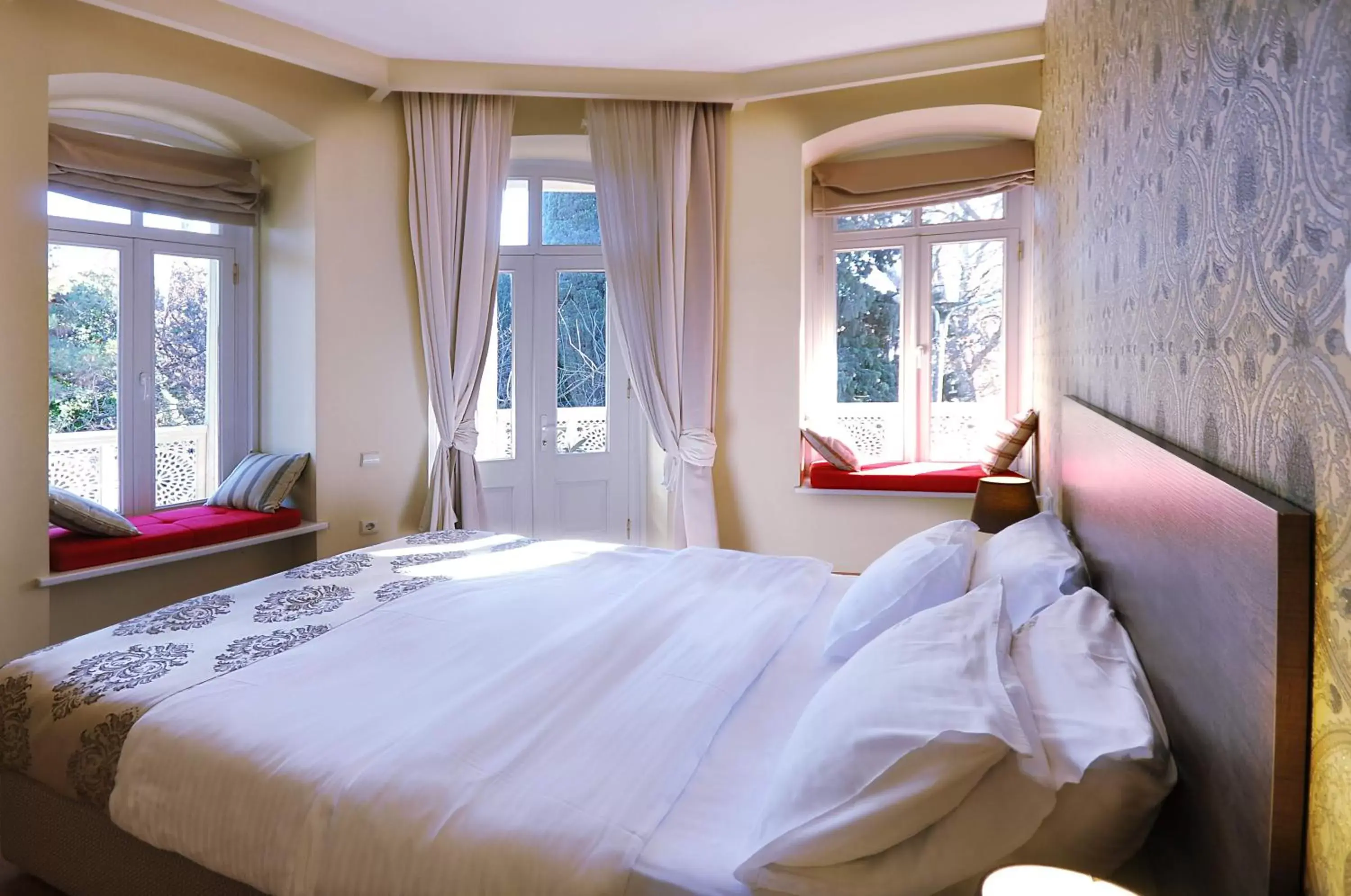 Photo of the whole room, Bed in Tekla Palace By Urban Hotels