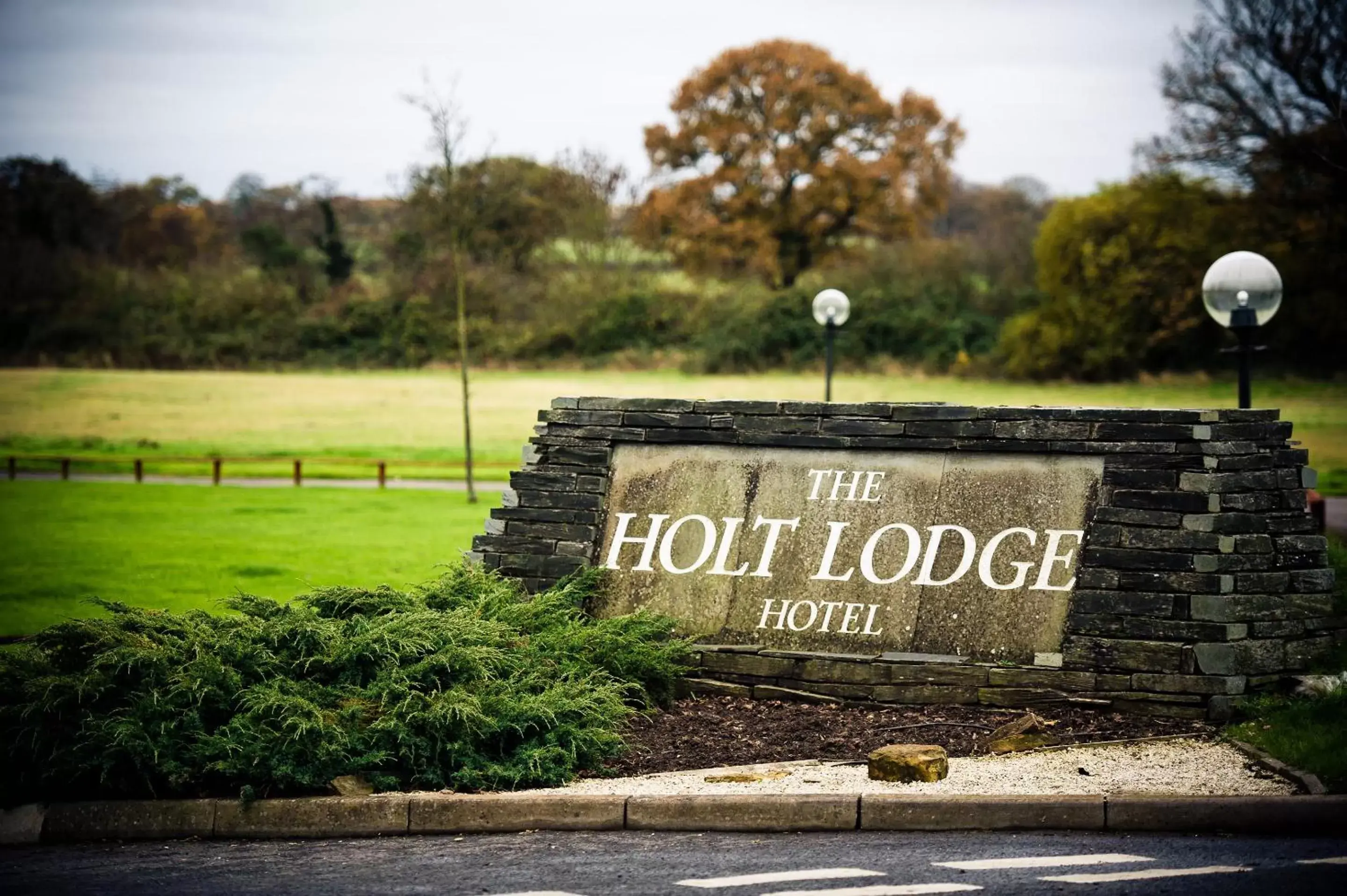 Facade/entrance in Holt Lodge Hotel