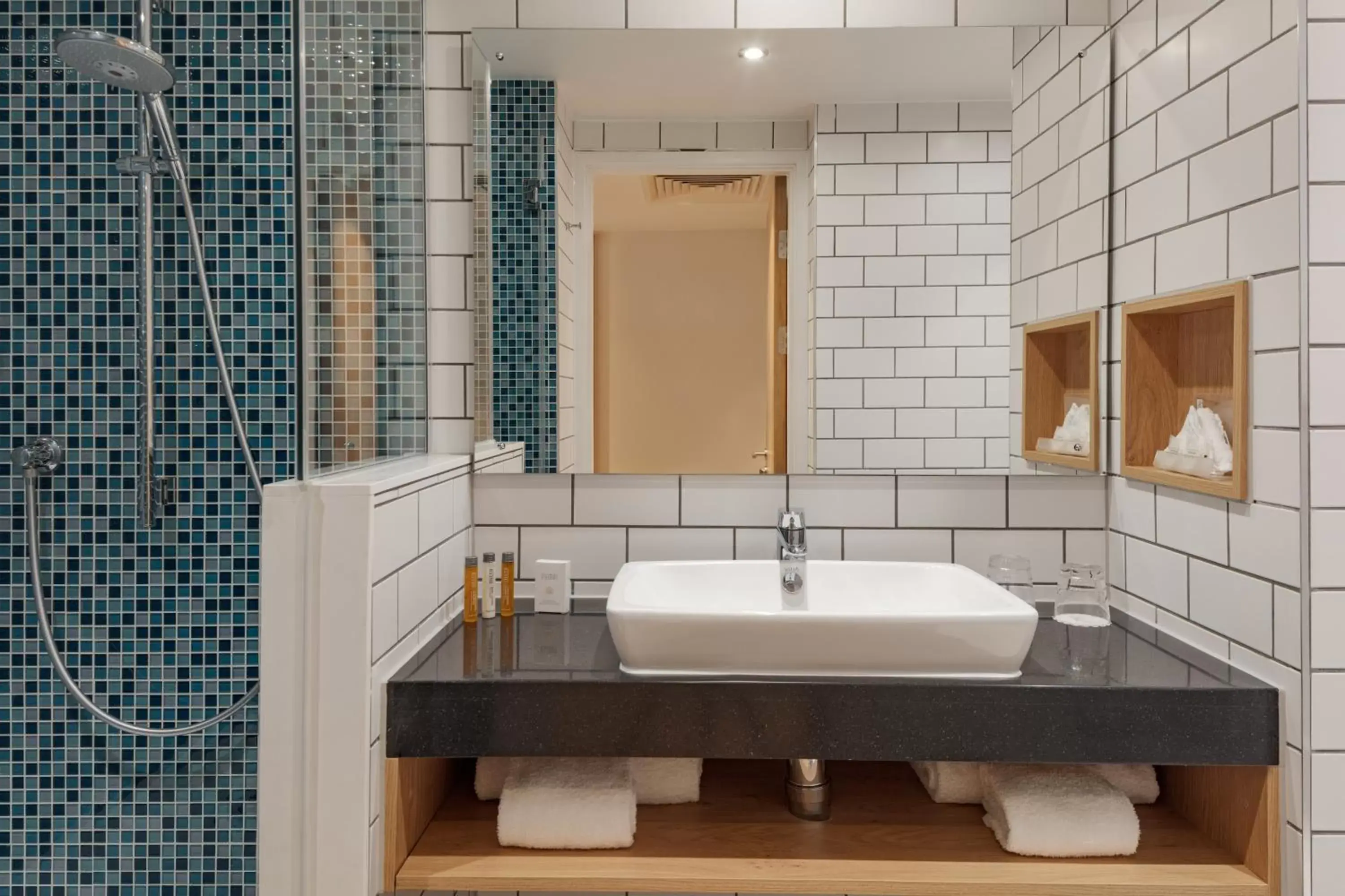 Bathroom in Holiday Inn London Heathrow - Bath Road, an IHG Hotel