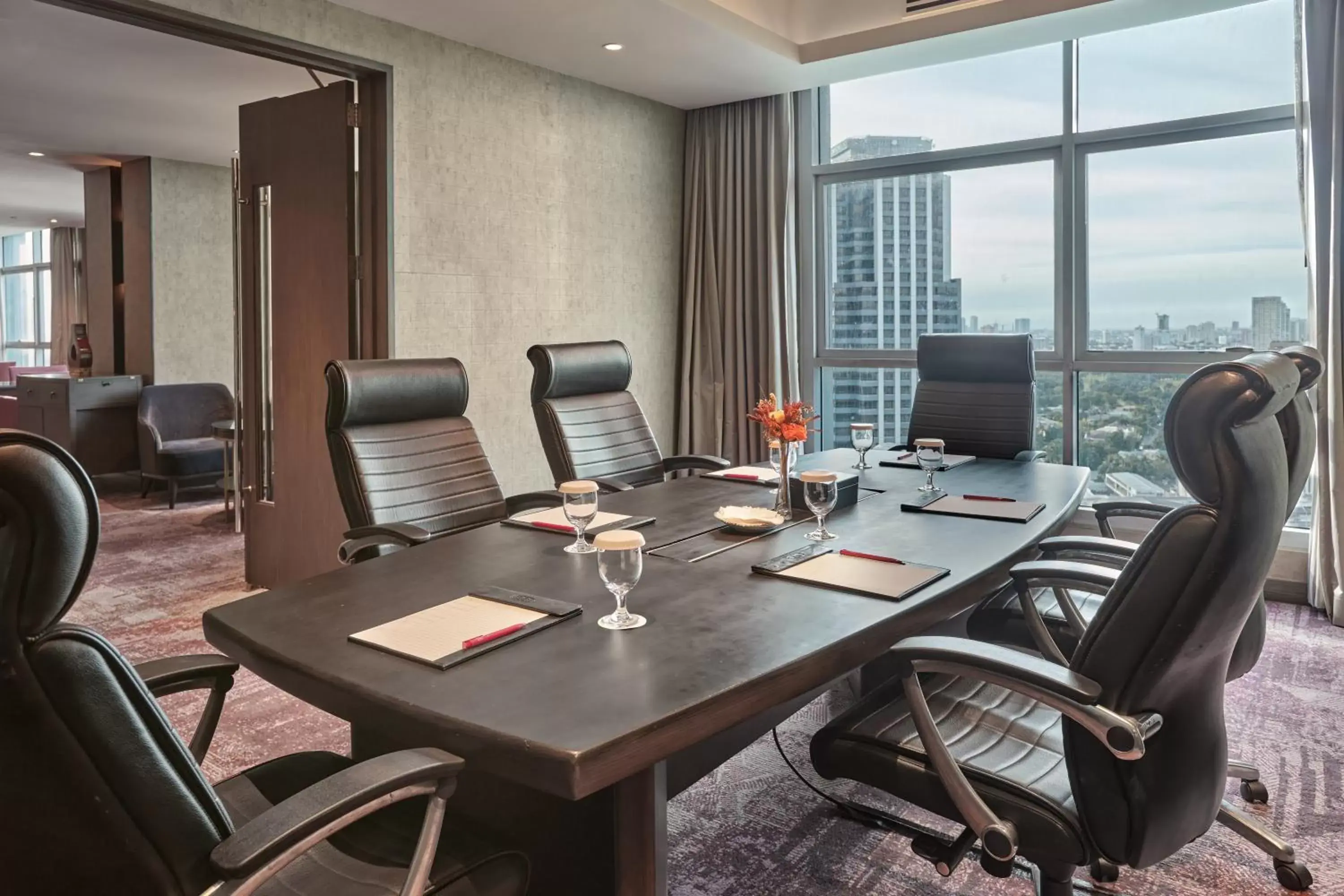 Meeting/conference room in Crowne Plaza Manila Galleria, an IHG Hotel