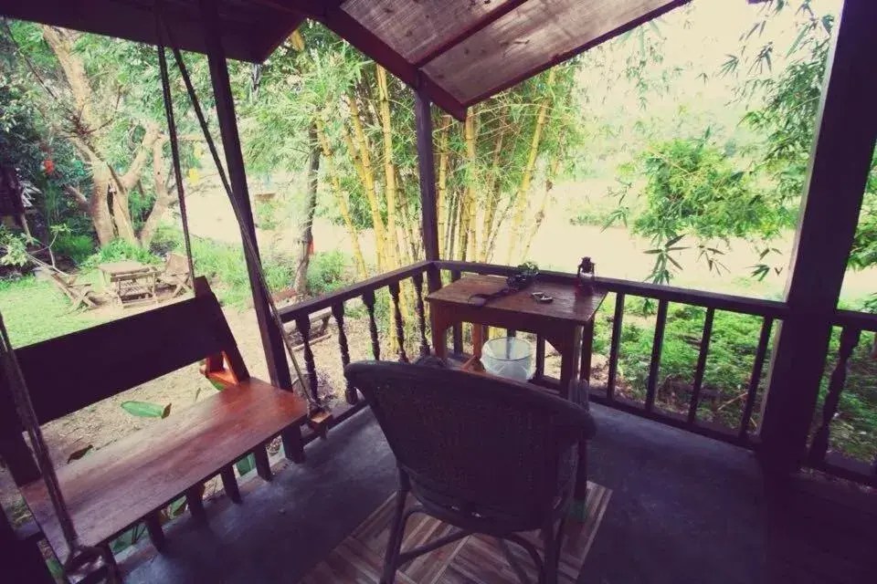 Balcony/Terrace in Sawasdeepai River Resort