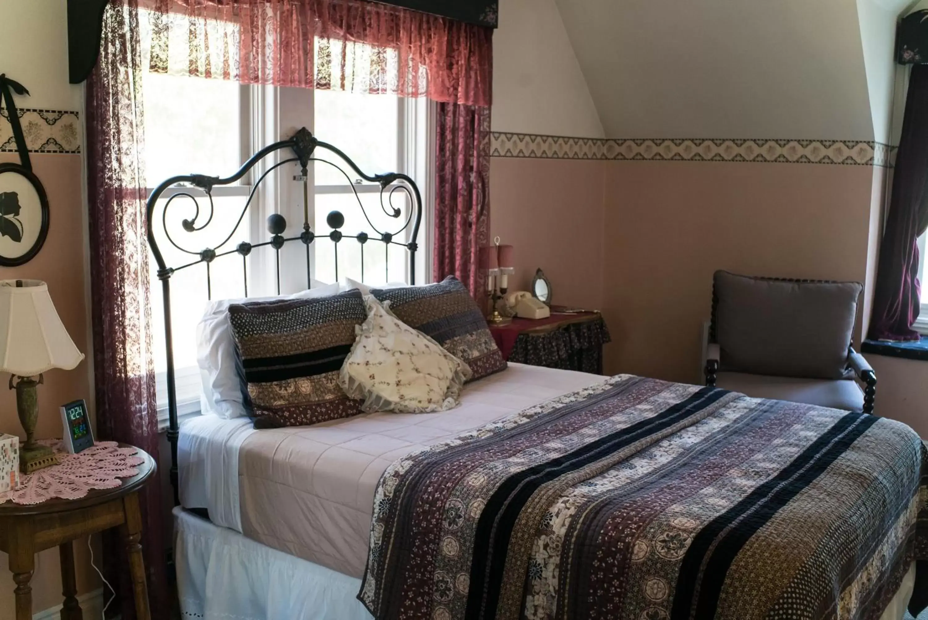 Bedroom, Bed in The Mulberry Inn -An Historic Bed and Breakfast