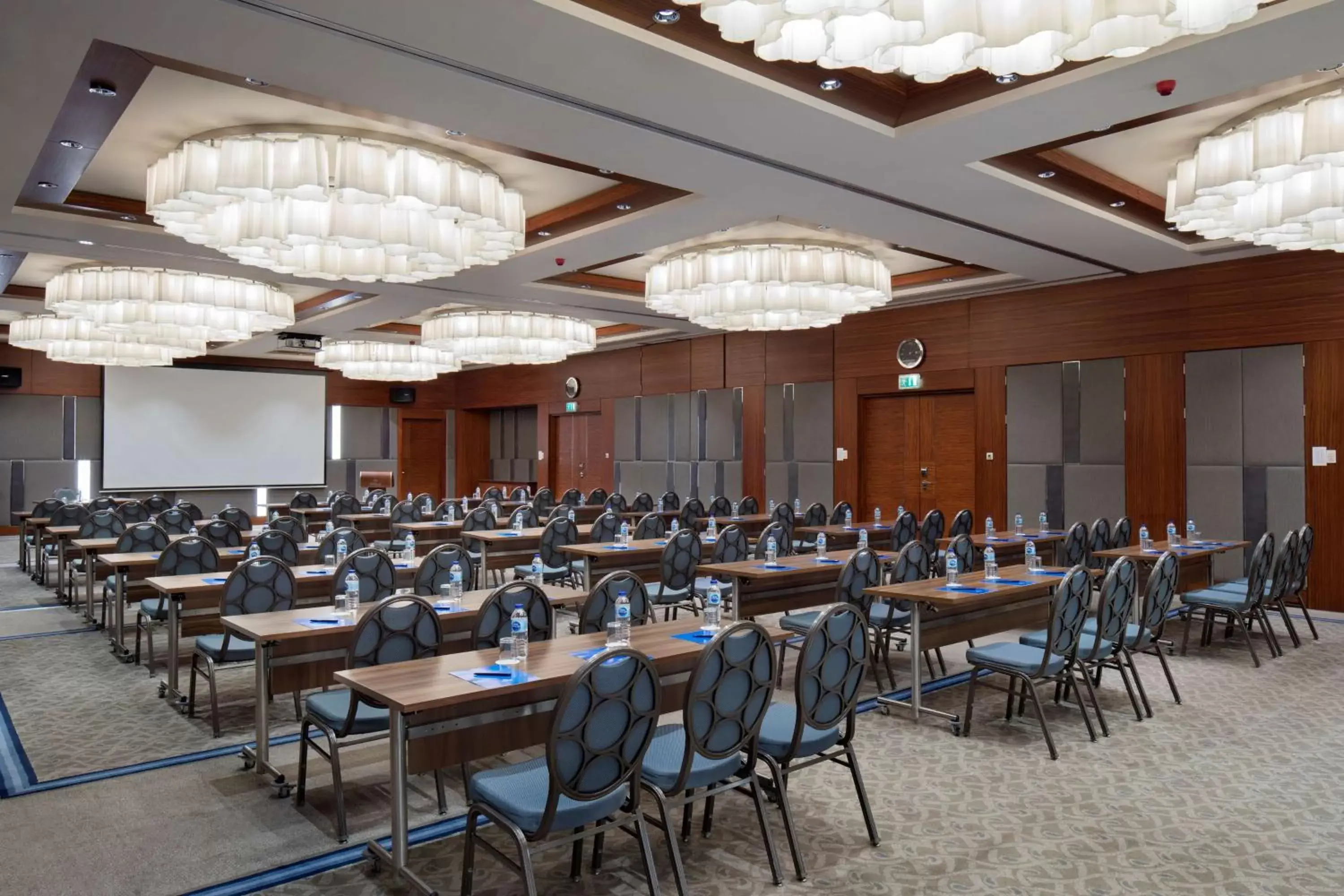 Meeting/conference room, Restaurant/Places to Eat in Hilton Bursa Convention Center & Spa