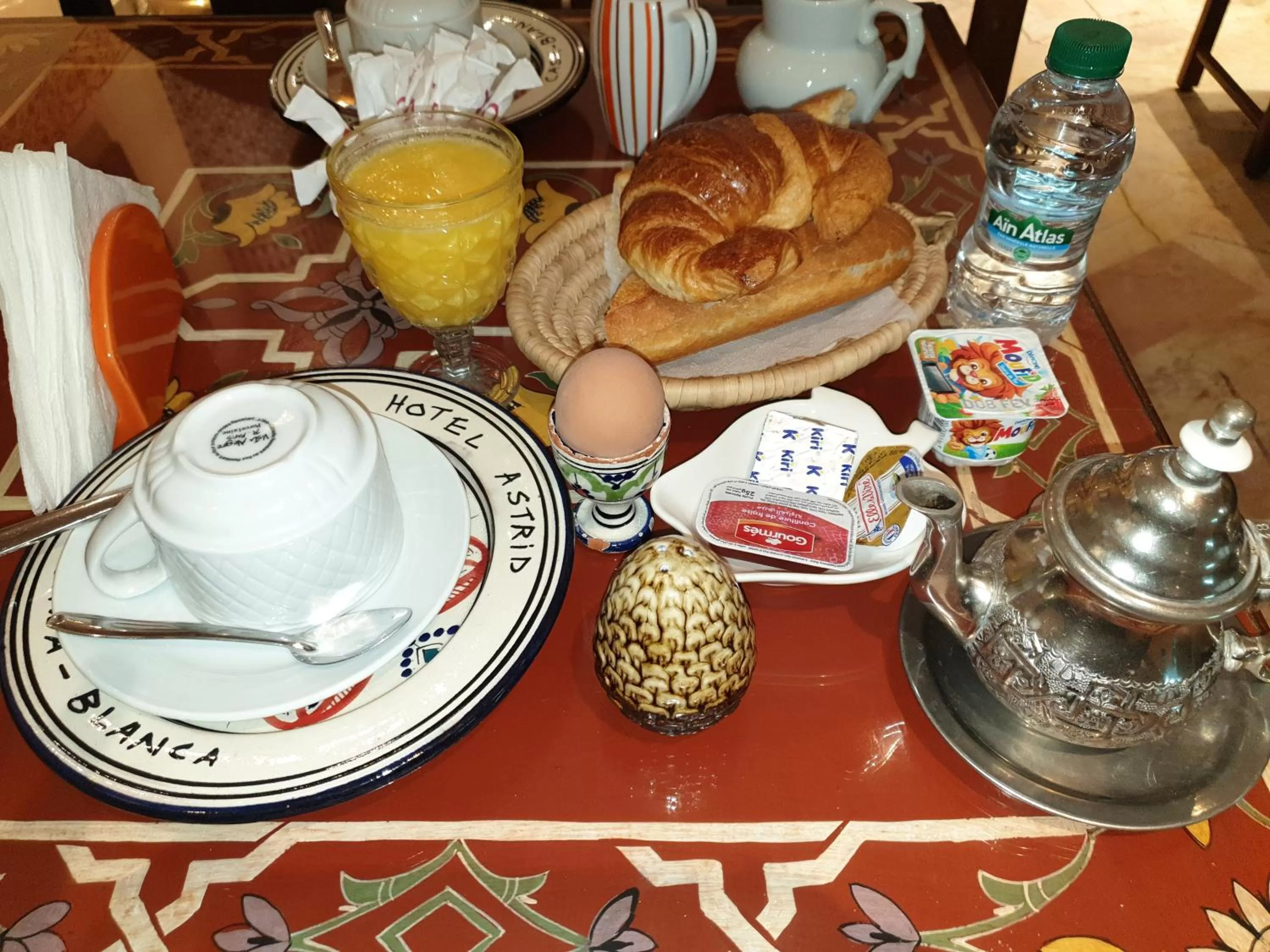 Continental breakfast in Hôtel Astrid