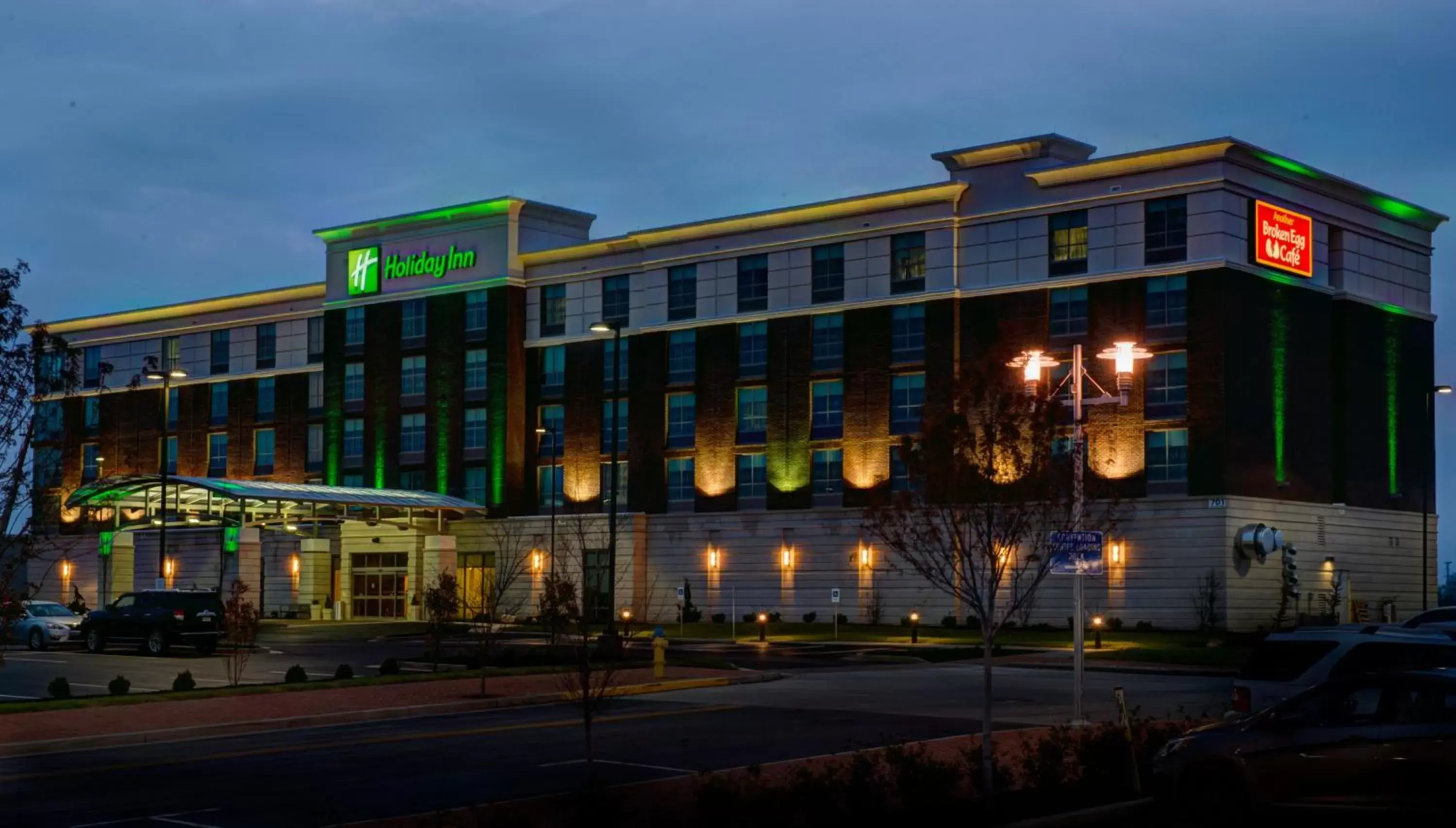 Property Building in Holiday Inn Owensboro Riverfront, an IHG Hotel