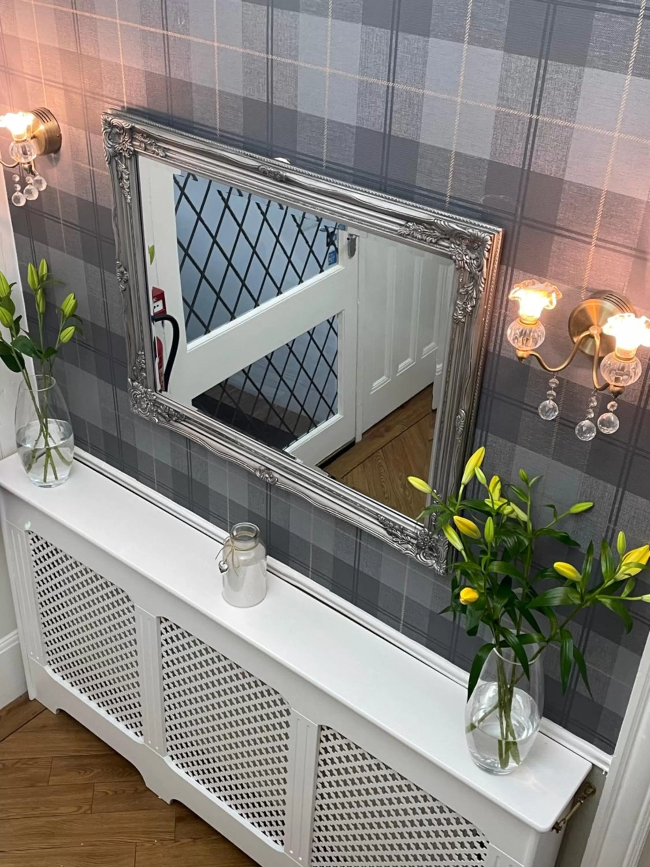 Facade/entrance in North Crest