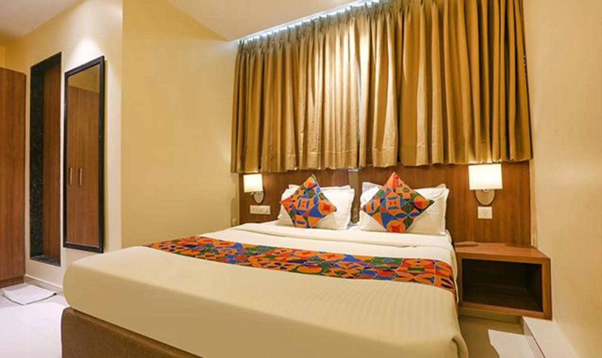 Bed in FabHotel Royal Mumbai International Airport
