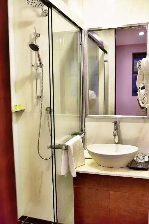 Bathroom in Megaboom City Hotel