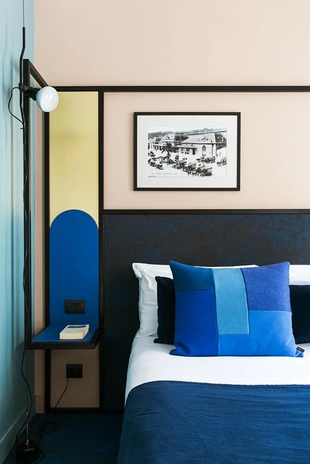 Bed in Hôtel les Cigales